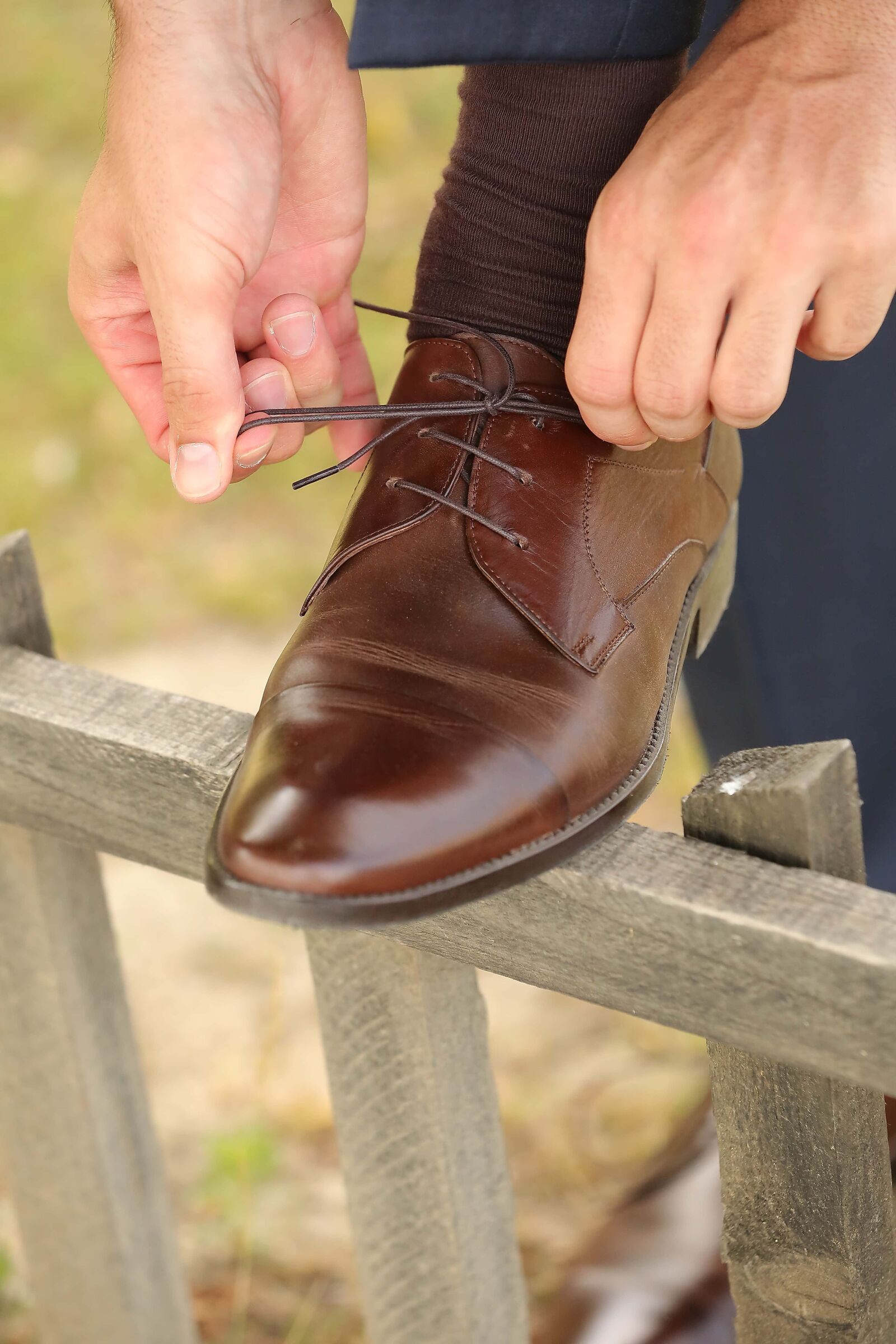 Canon EOS 5D Mark III sample photo. Shoelace, light brown, shoe photography