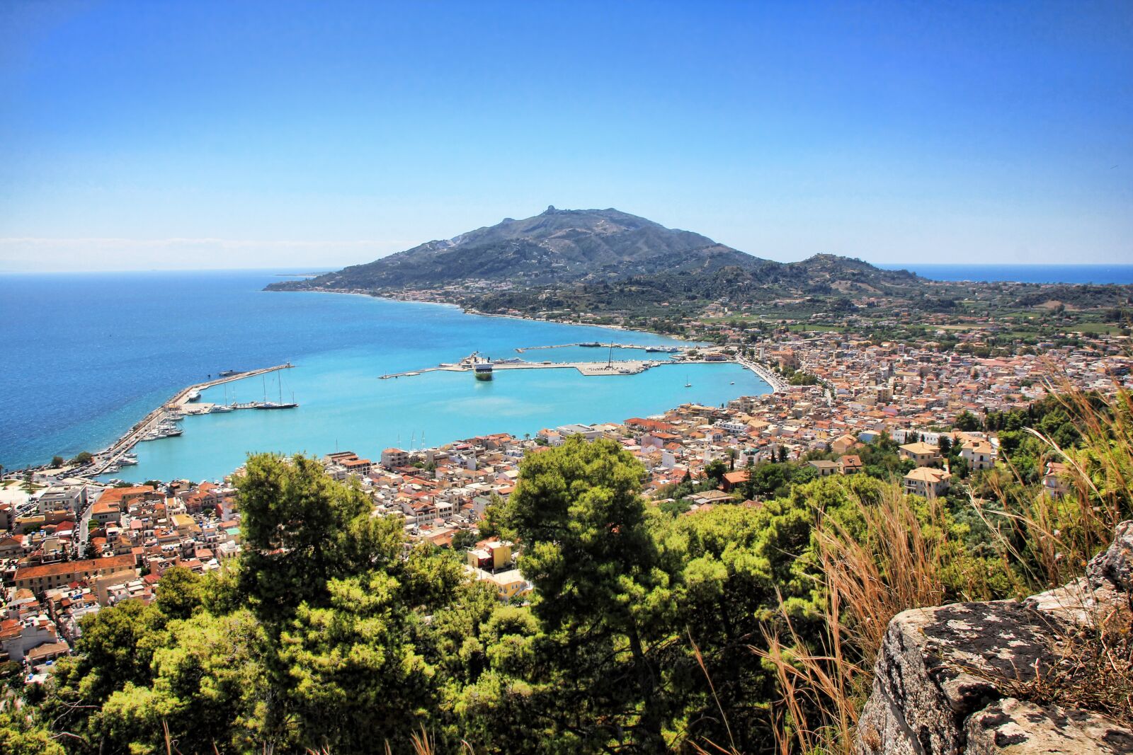 Canon EOS 550D (EOS Rebel T2i / EOS Kiss X4) sample photo. Zakynthos, chora, island photography