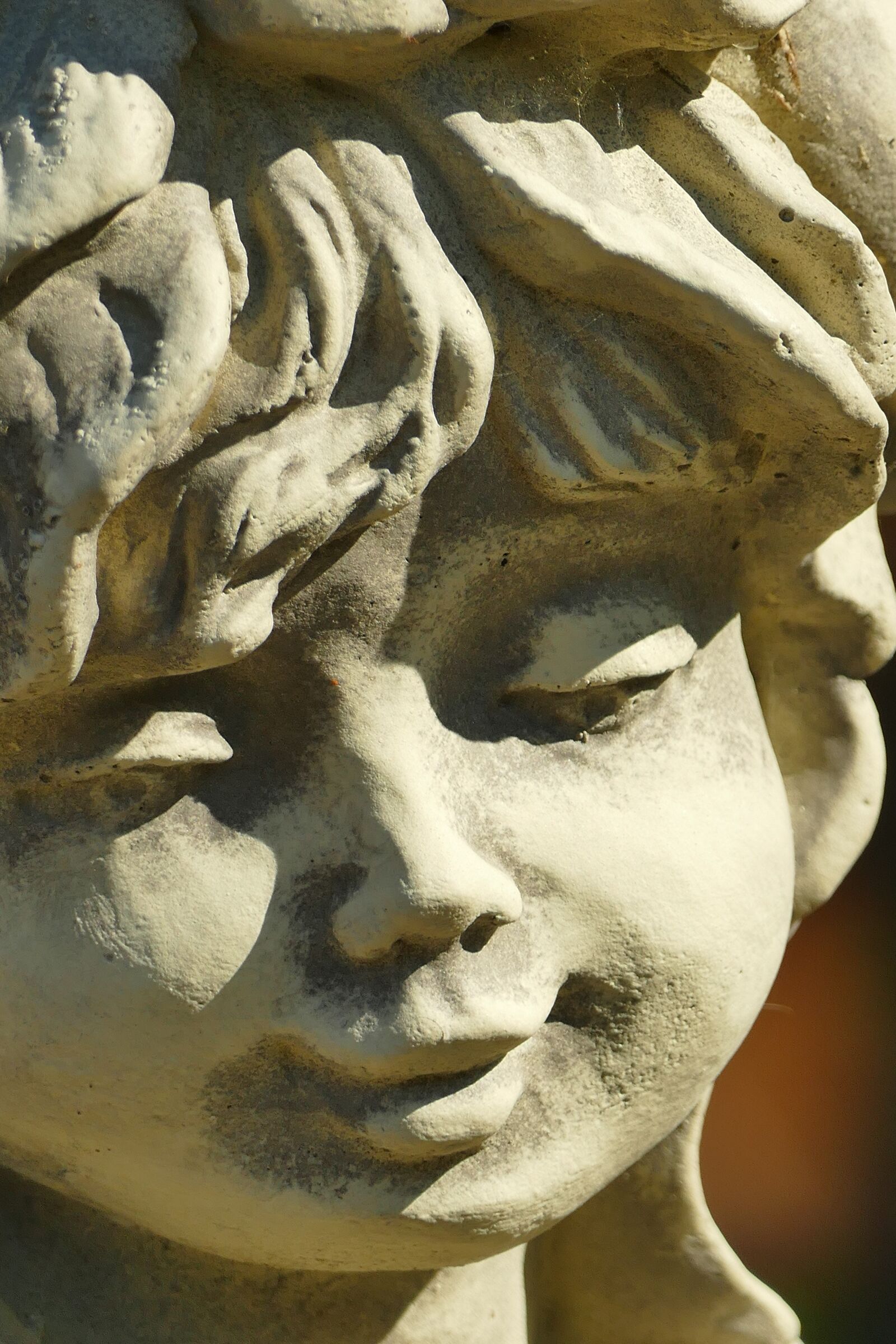 Panasonic Lumix DMC-FZ1000 sample photo. Elf, statue, sculpture photography