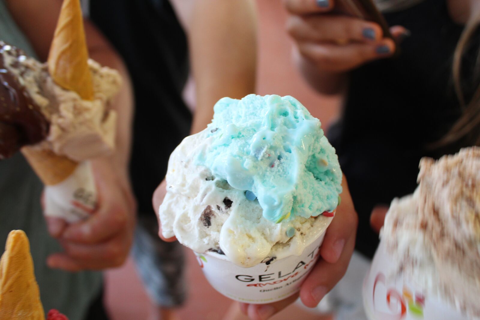 Canon EOS 1300D (EOS Rebel T6 / EOS Kiss X80) sample photo. Ice cream sundae, ice photography