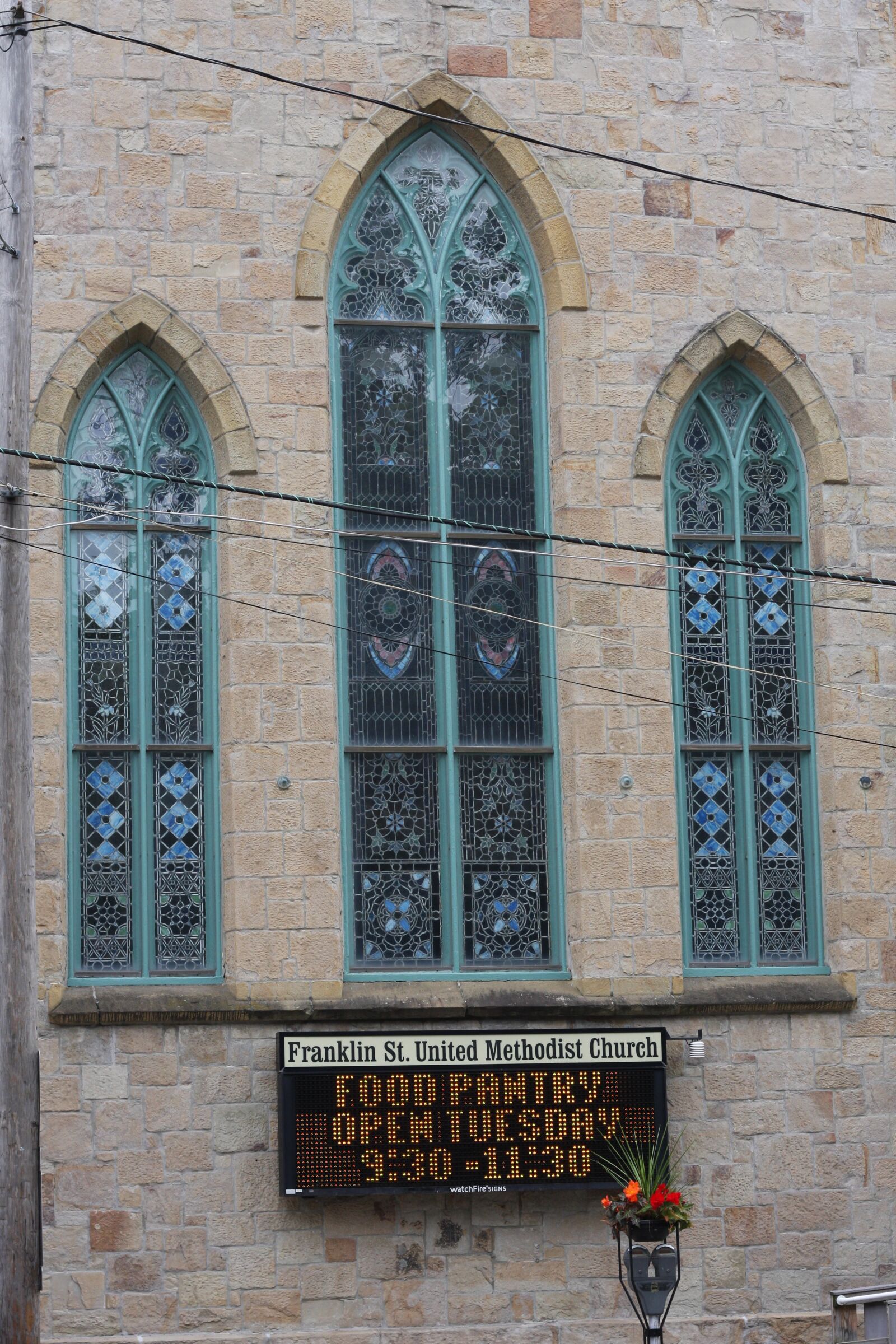 Canon EOS 40D sample photo. Church, food pantry, signage photography