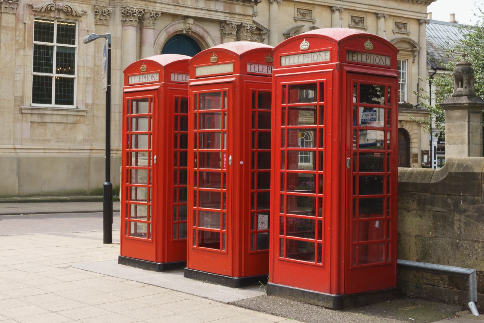 Sony a6000 sample photo. Telephone boxes, red, british photography