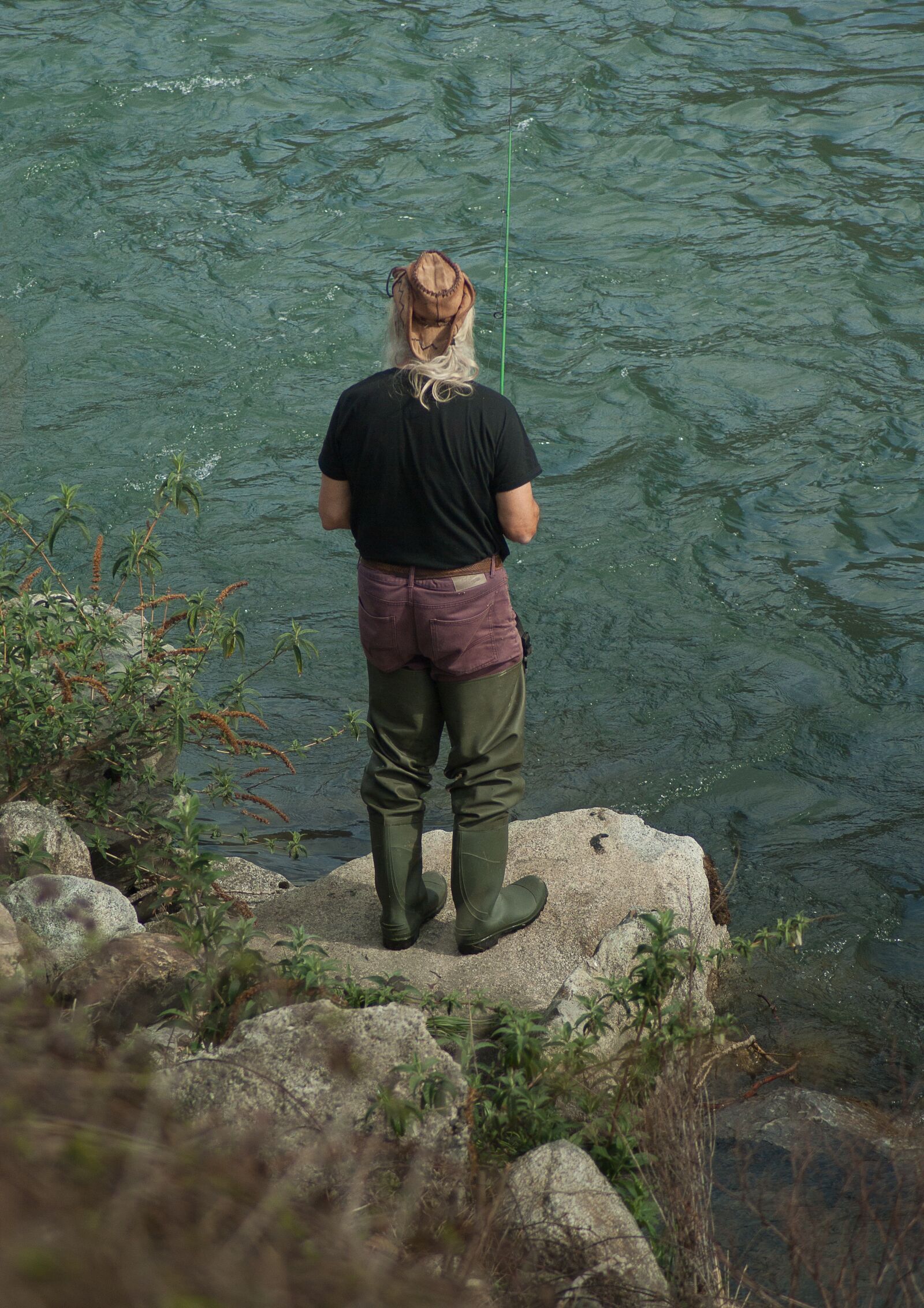 Pentax K10D sample photo. Fisherman, river, fishing photography