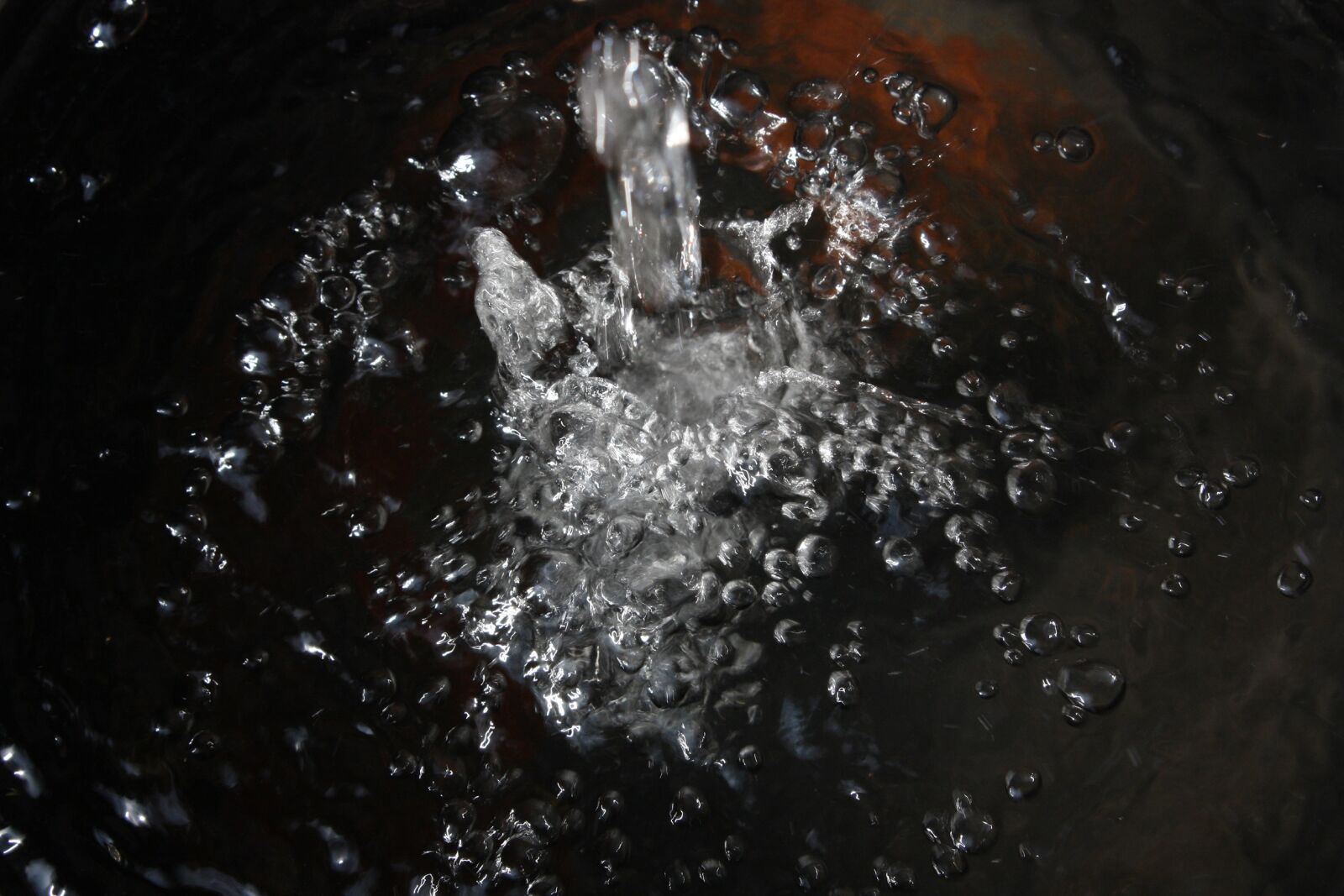 Canon EOS 450D (EOS Rebel XSi / EOS Kiss X2) sample photo. Water, aqua, drop photography