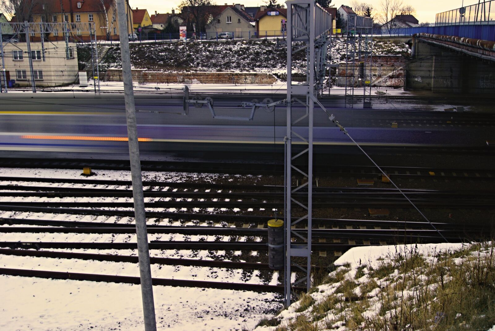 Sony Alpha DSLR-A230 sample photo. Motion, movement, tracks, train photography