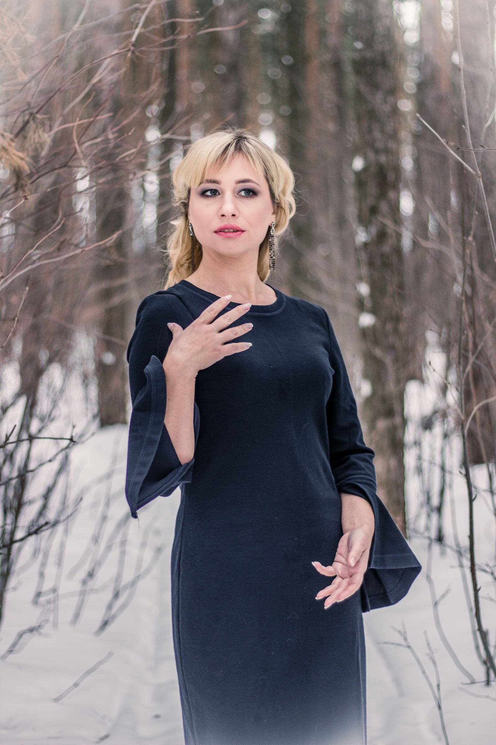 Canon EOS 600D (Rebel EOS T3i / EOS Kiss X5) sample photo. Forest, black dress, gothic photography