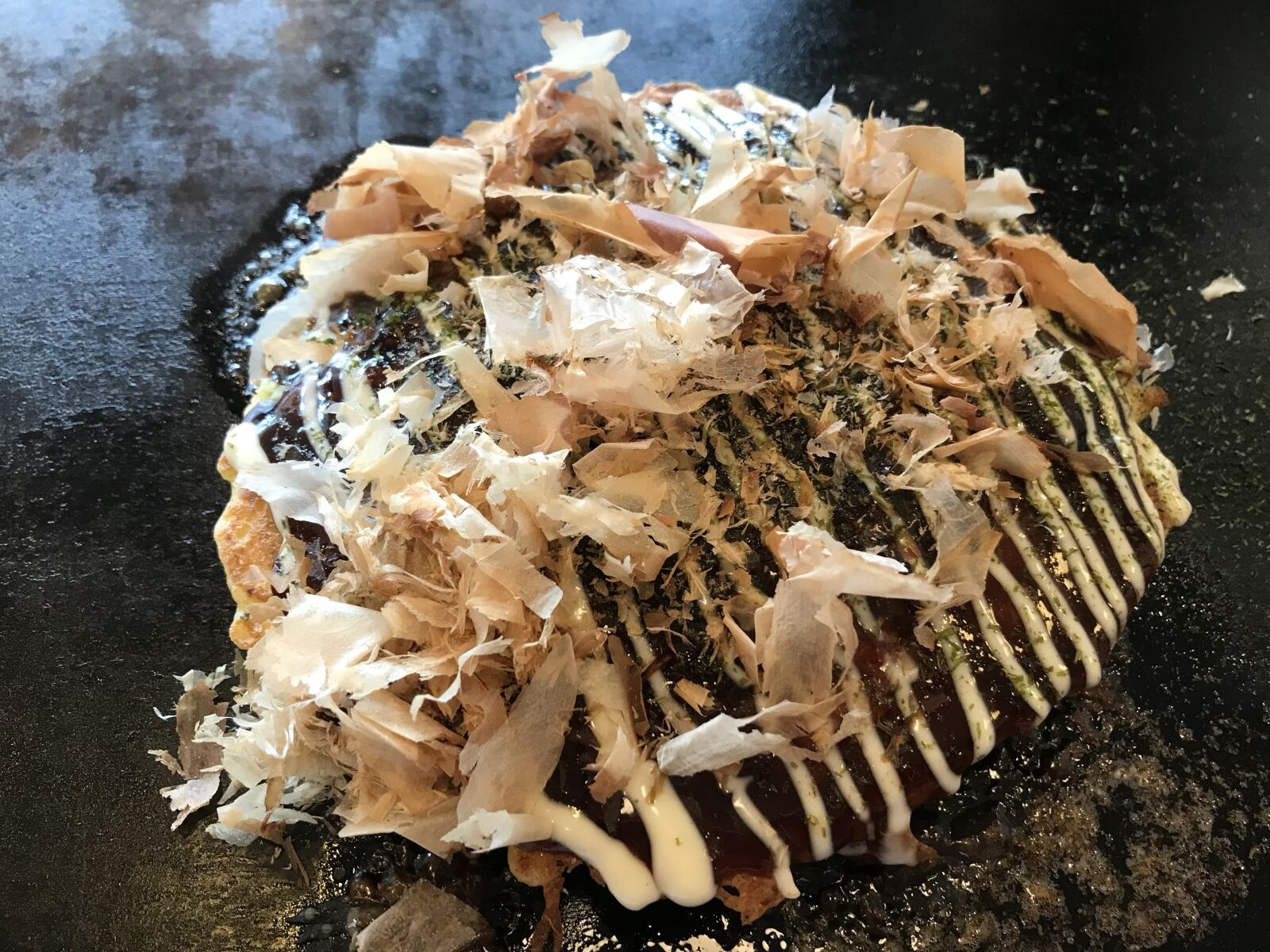 iPhone 7 back camera 3.99mm f/1.8 sample photo. Okonomiyaki, hot plate, delicious photography