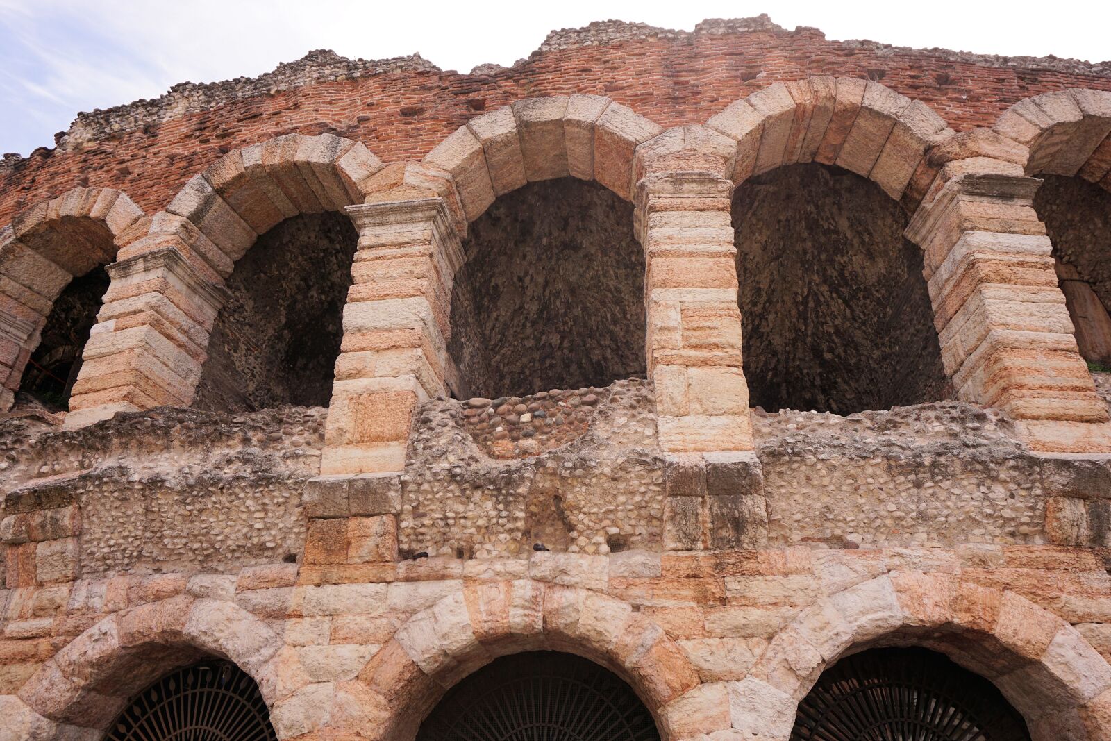 Sony a6000 sample photo. Verona, arena, building photography