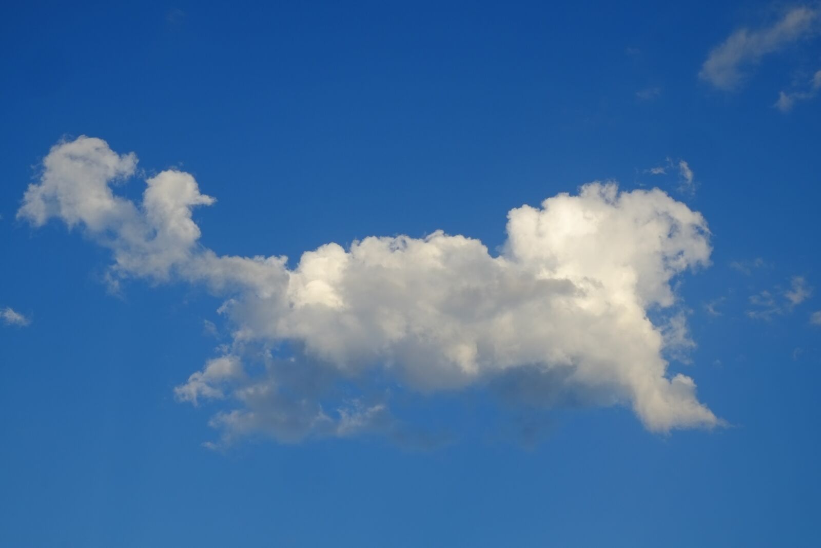 Fujifilm X-E1 sample photo. Clouds, sky, blue photography