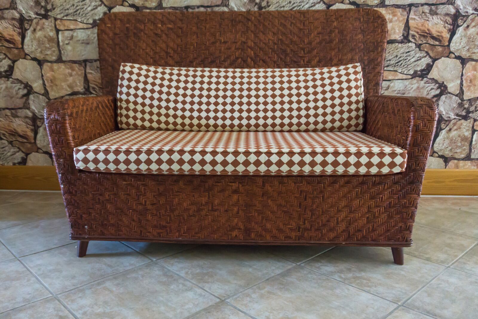 Sony a6000 sample photo. Sofa, rattan, brown photography