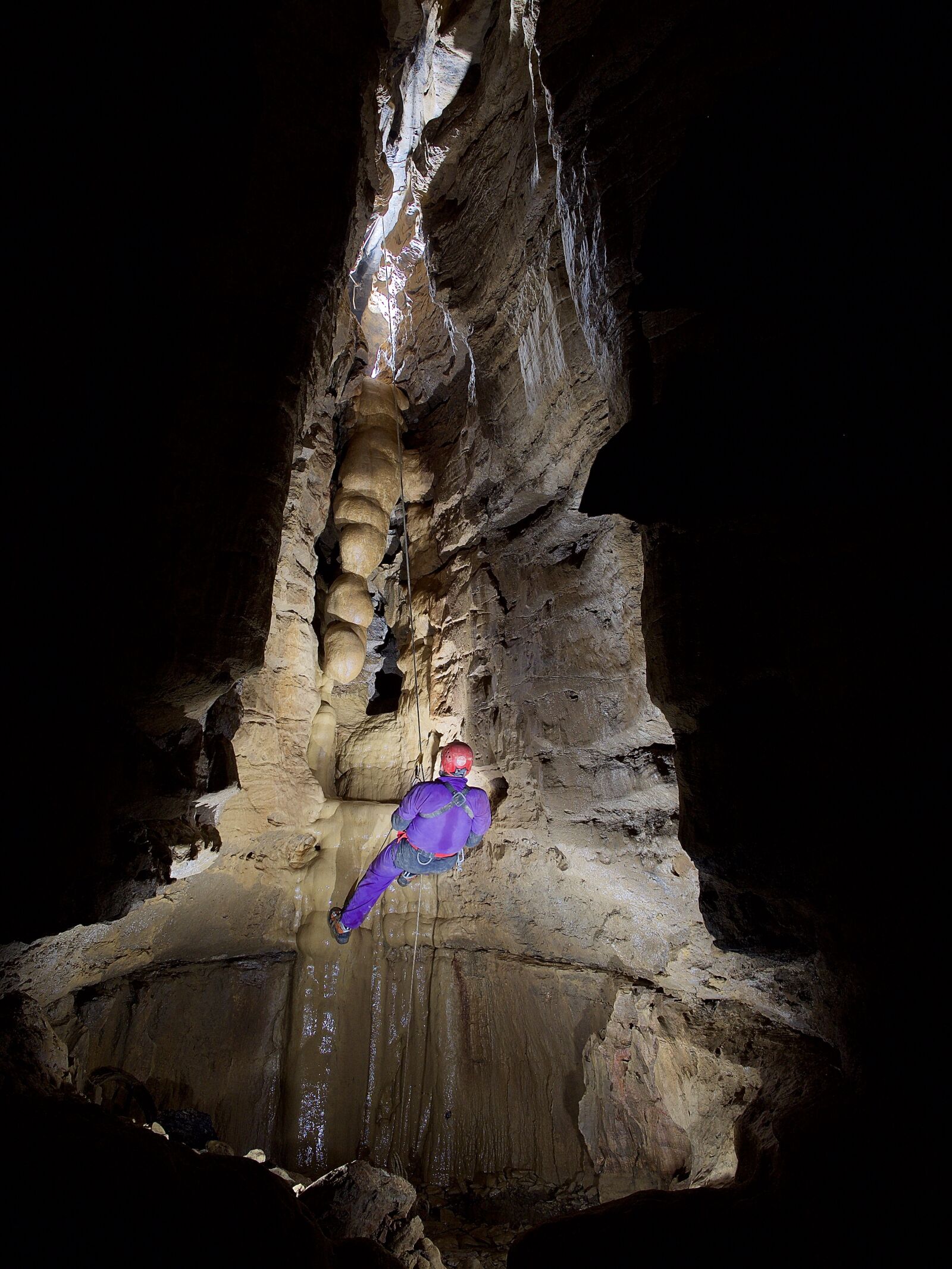 Olympus OM-D E-M10 II + LEICA DG SUMMILUX 15/F1.7 sample photo. Gulf, wells, caver photography