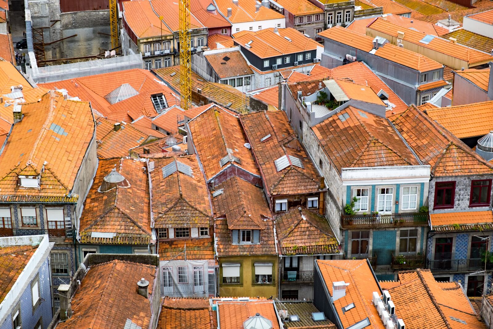 Fujifilm X-T10 sample photo. Porto, portugal, the roof photography