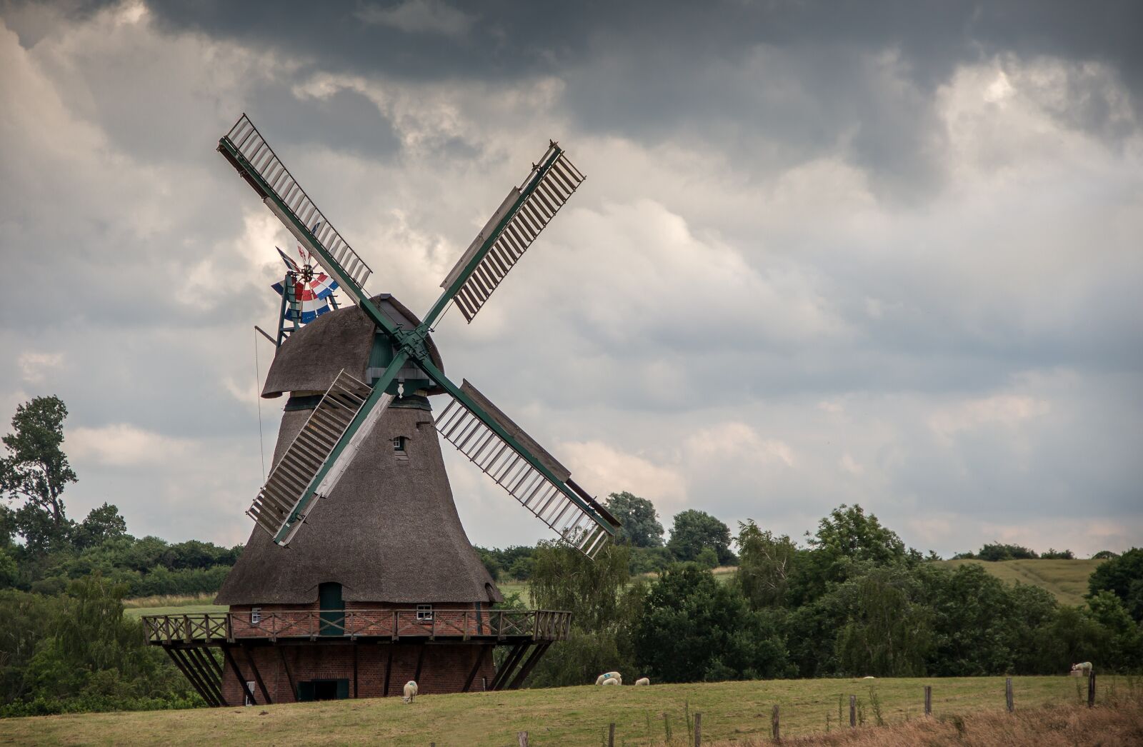 Canon EOS 700D (EOS Rebel T5i / EOS Kiss X7i) sample photo. Old windmill, windmill, old photography