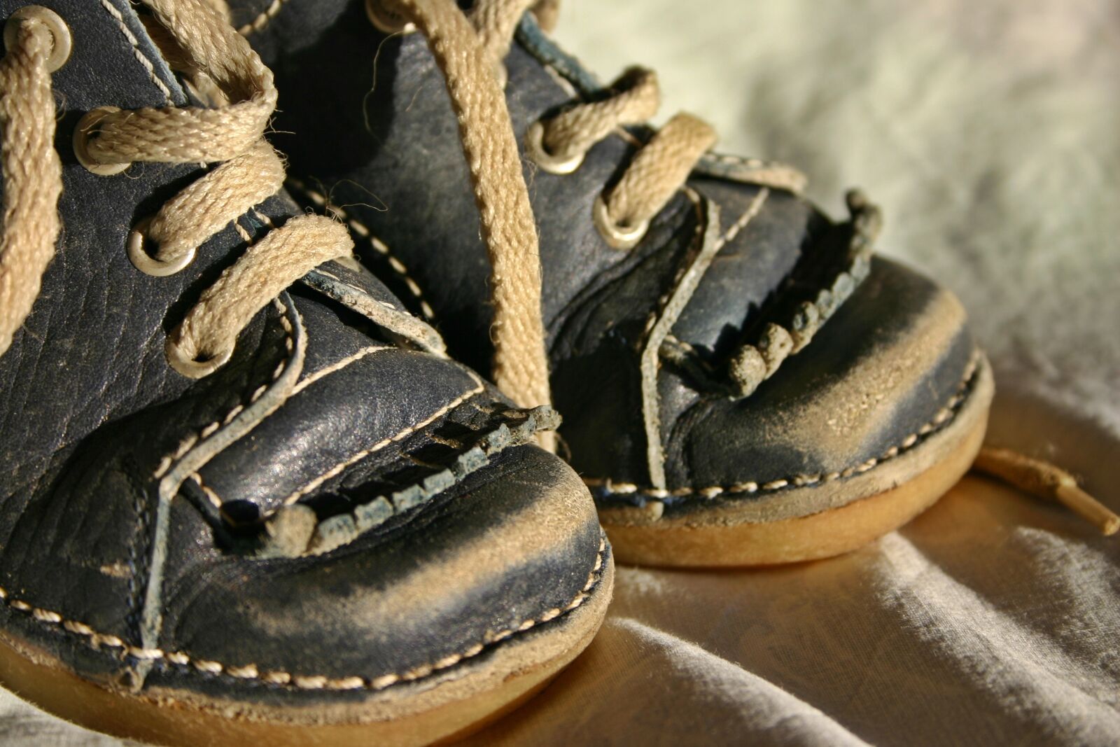 Canon EOS 300D (EOS Digital Rebel / EOS Kiss Digital) sample photo. Children's shoe, shoe, child photography