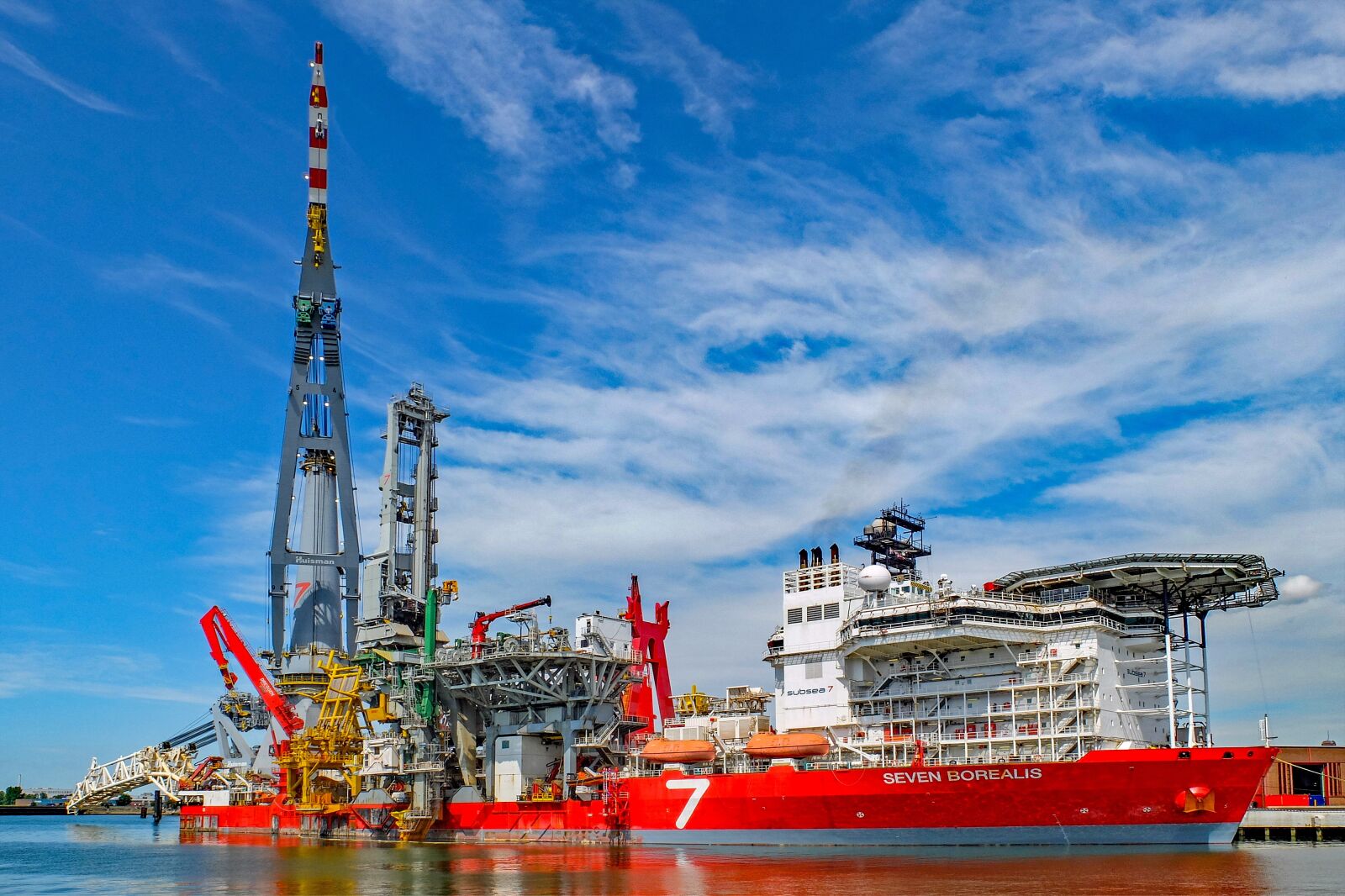 Fujifilm X30 sample photo. Boat, crane boat, crane photography