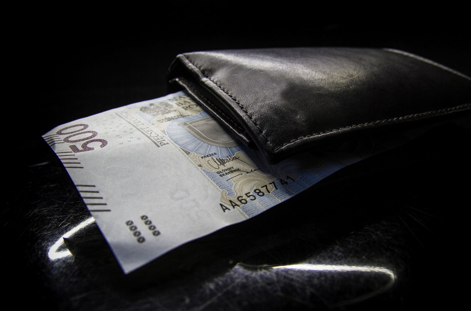 Canon EOS 7D sample photo. Polish, zloty, 500 photography