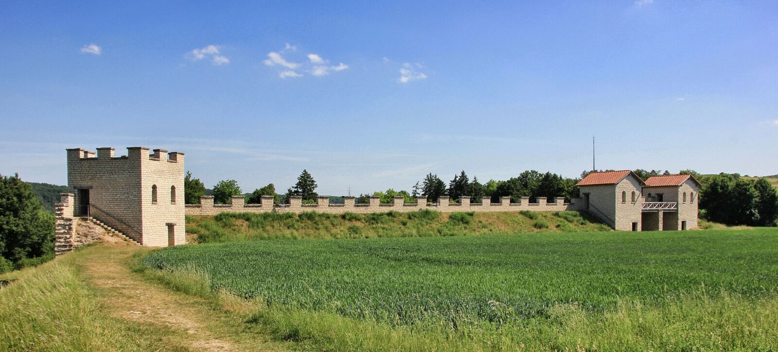 Canon EOS 550D (EOS Rebel T2i / EOS Kiss X4) sample photo. House, panorama, agriculture photography