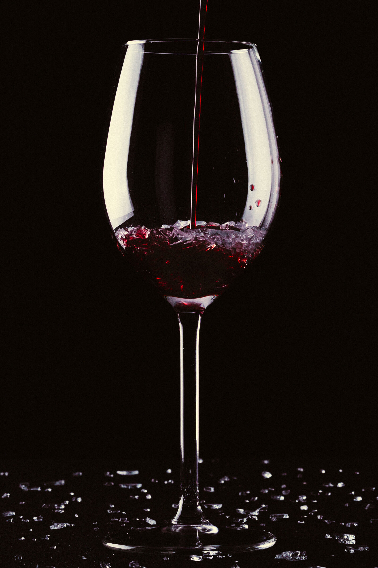 Canon EF 85mm F1.8 USM sample photo. Alcohol, bar, beverage, black photography