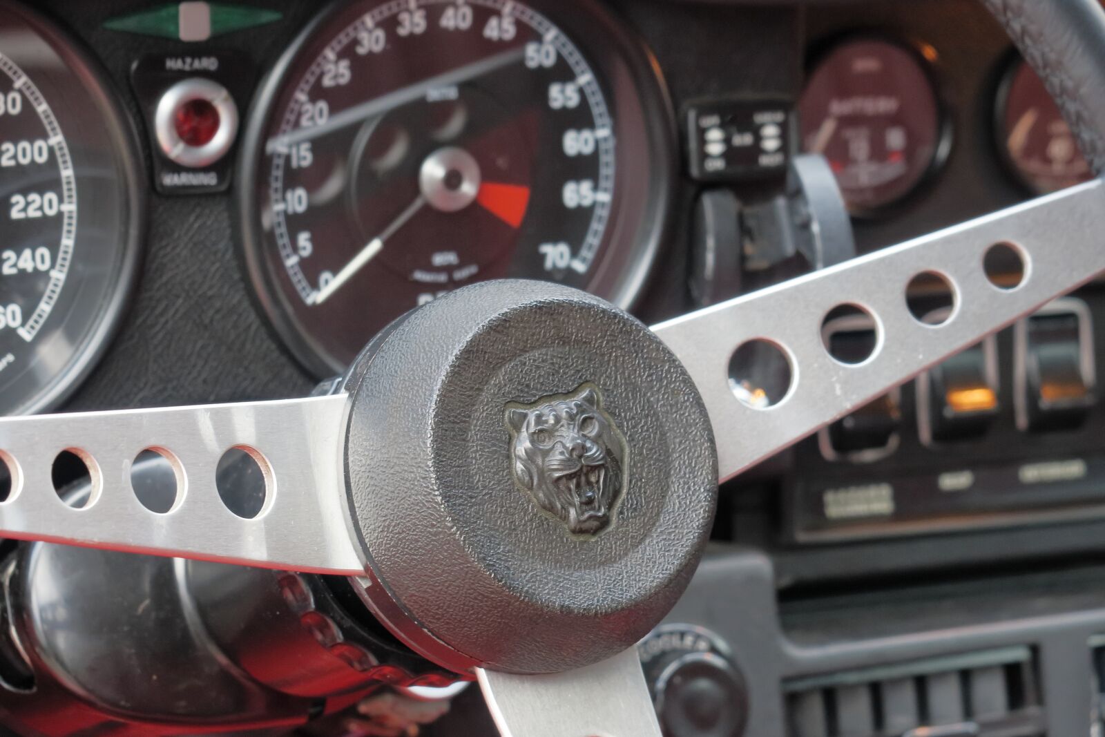 Canon PowerShot G3 X sample photo. Jaguar, e type, interior photography
