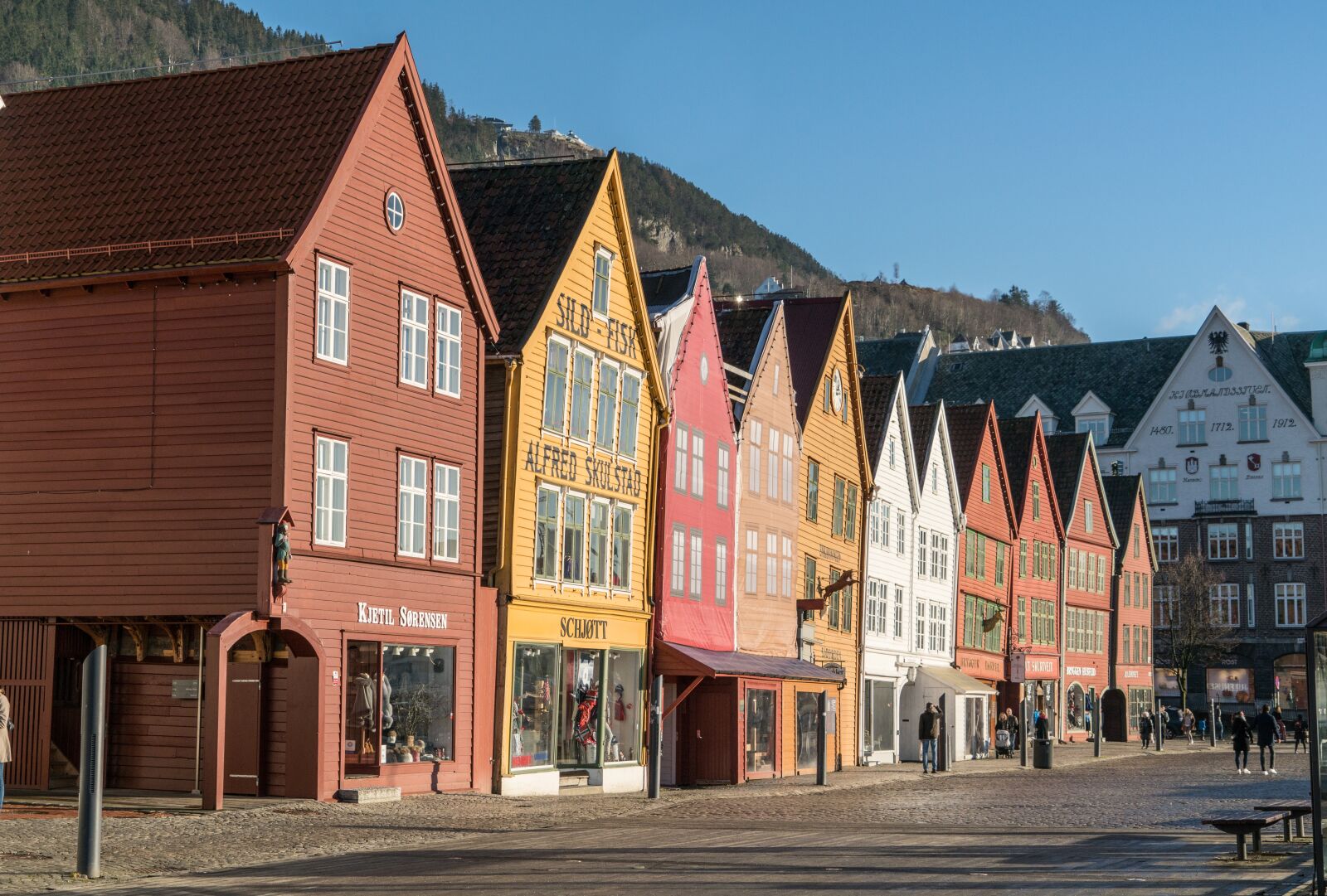 Sony a7R II + Sony FE 24-240mm F3.5-6.3 OSS sample photo. Bergen, norway, architecture photography