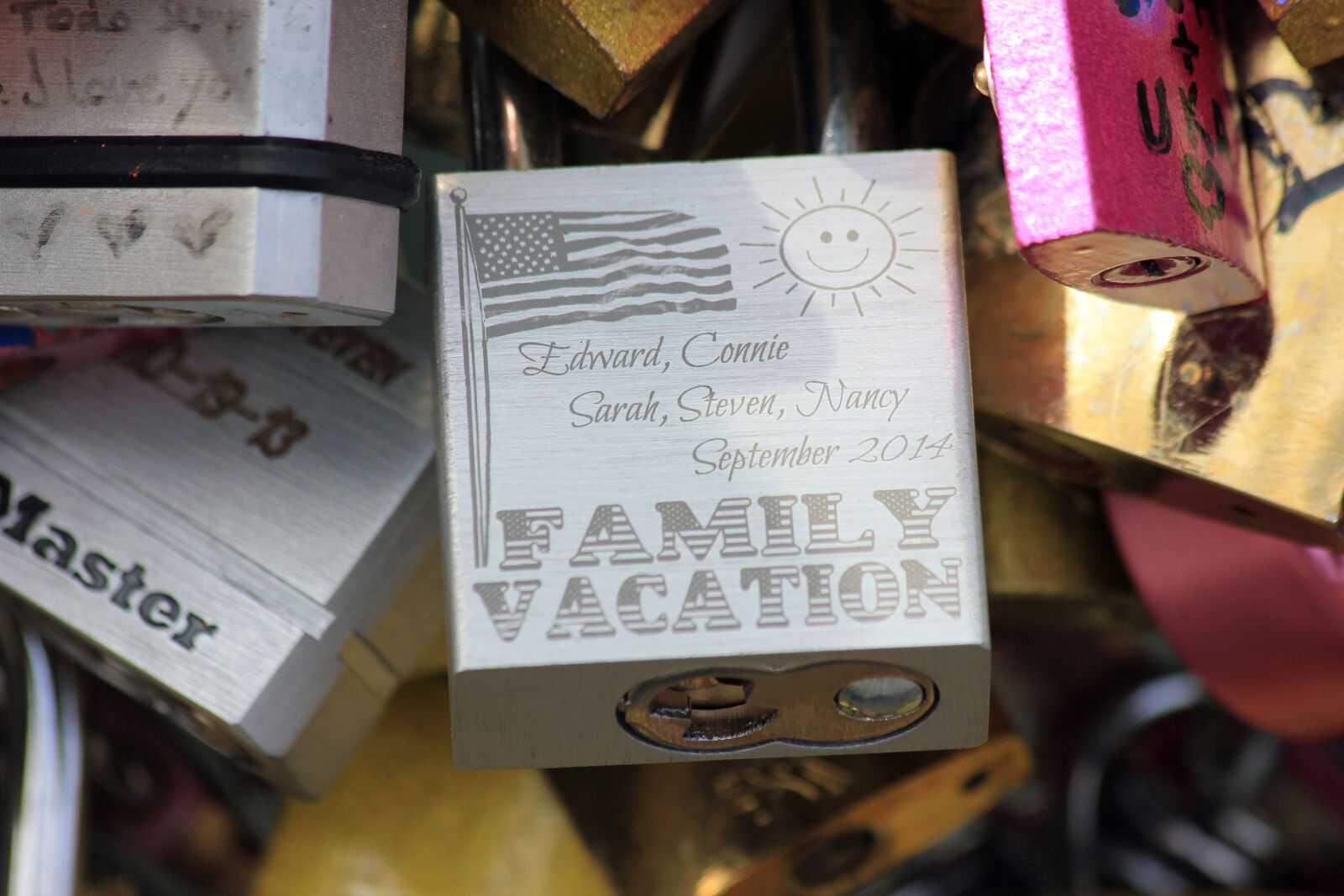 Canon EOS 550D (EOS Rebel T2i / EOS Kiss X4) sample photo. Pont des arts, paris photography