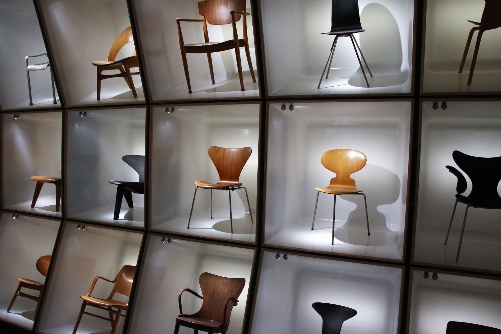 Canon EOS 7D Mark II sample photo. Art, chairs, display, furniture photography