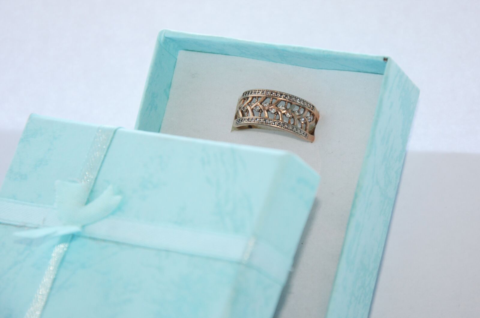 Nikon D7000 sample photo. Ring, gift, box gift photography