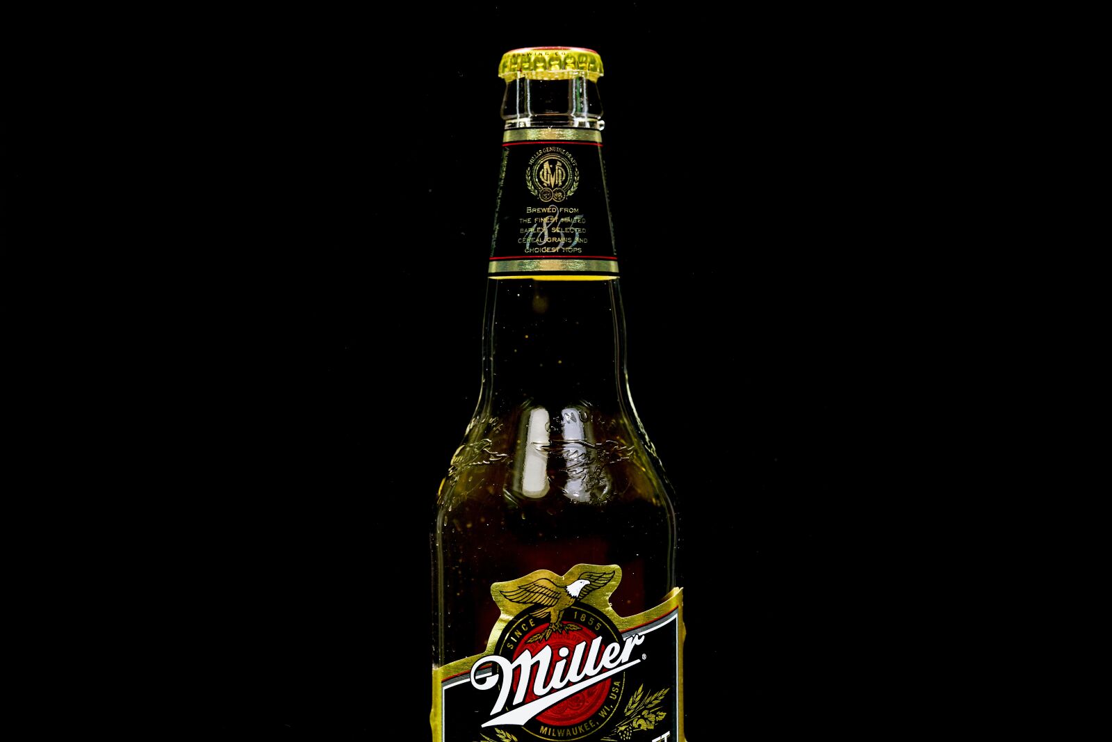 Sigma 85mm F1.4 DG HSM Art sample photo. Miller, bottle, glass photography
