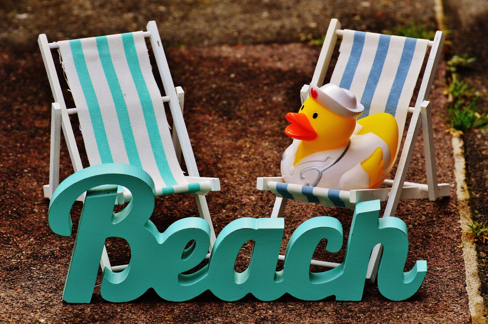 Nikon D3200 sample photo. Sun loungers, beach, font photography