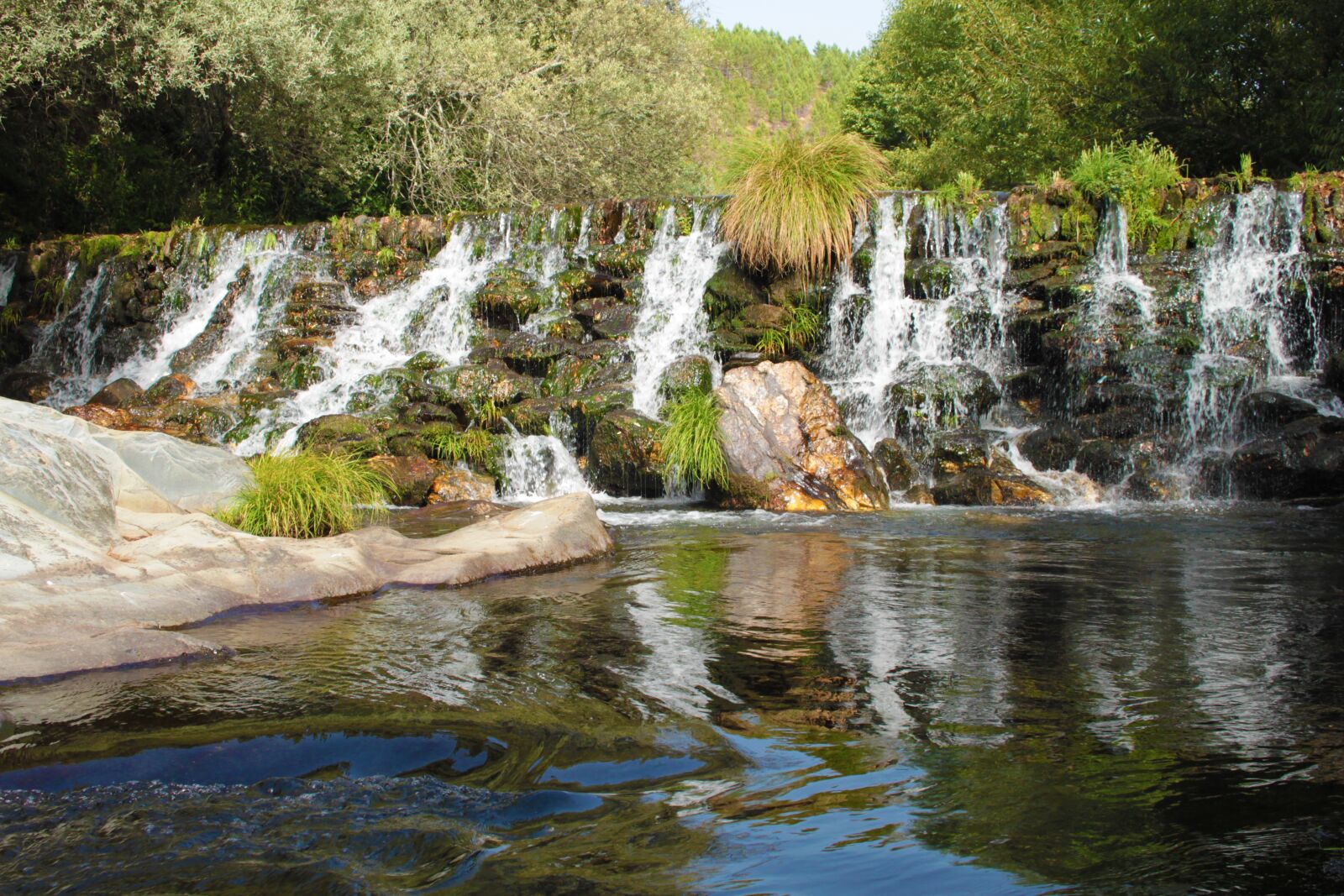 Canon EOS 500D (EOS Rebel T1i / EOS Kiss X3) sample photo. Waterfall, hidden, nature photography