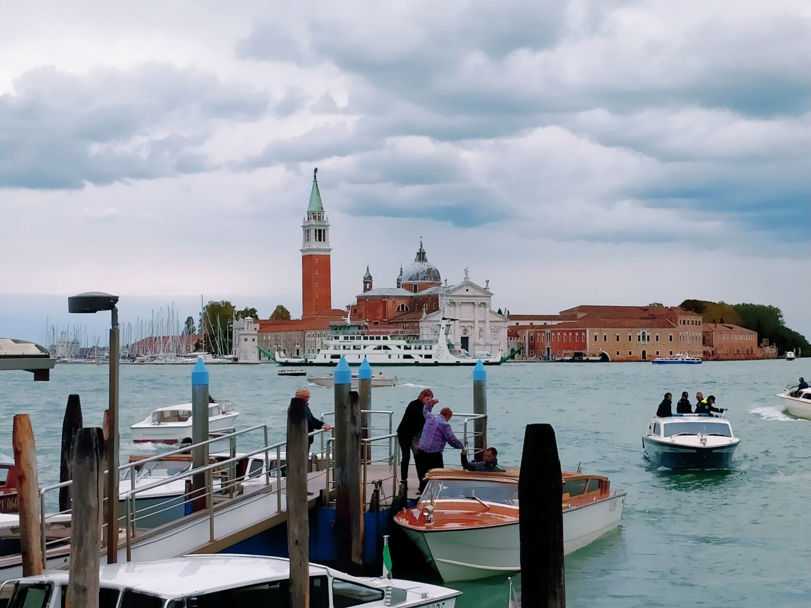 Xiaomi Redmi Note 6 Pro sample photo. Venice, channel, buildings photography
