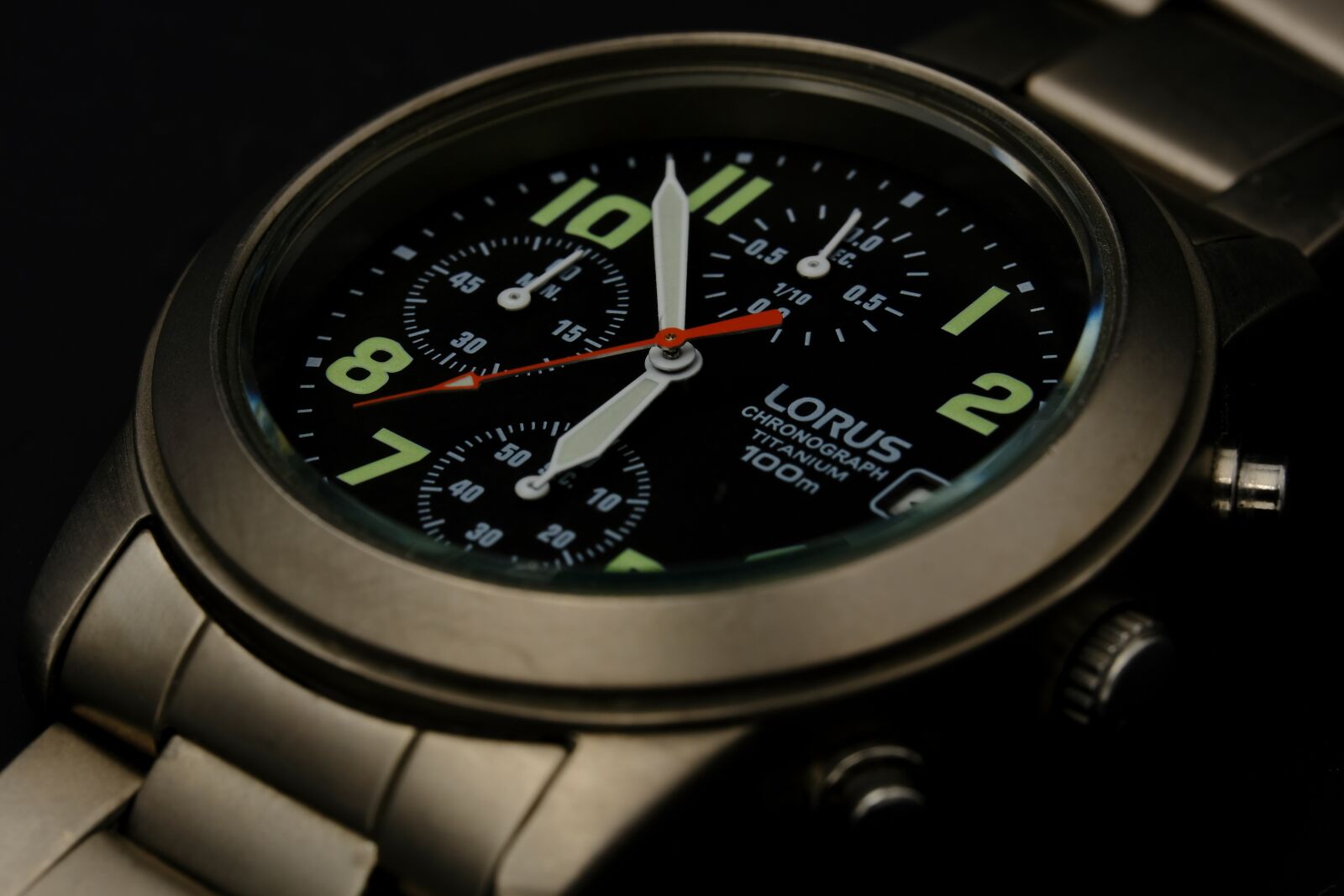 Fujifilm X-T2 + Fujifilm XF 80mm F2.8 R LM OIS WR Macro sample photo. Clock, wrist watch, chronograph photography
