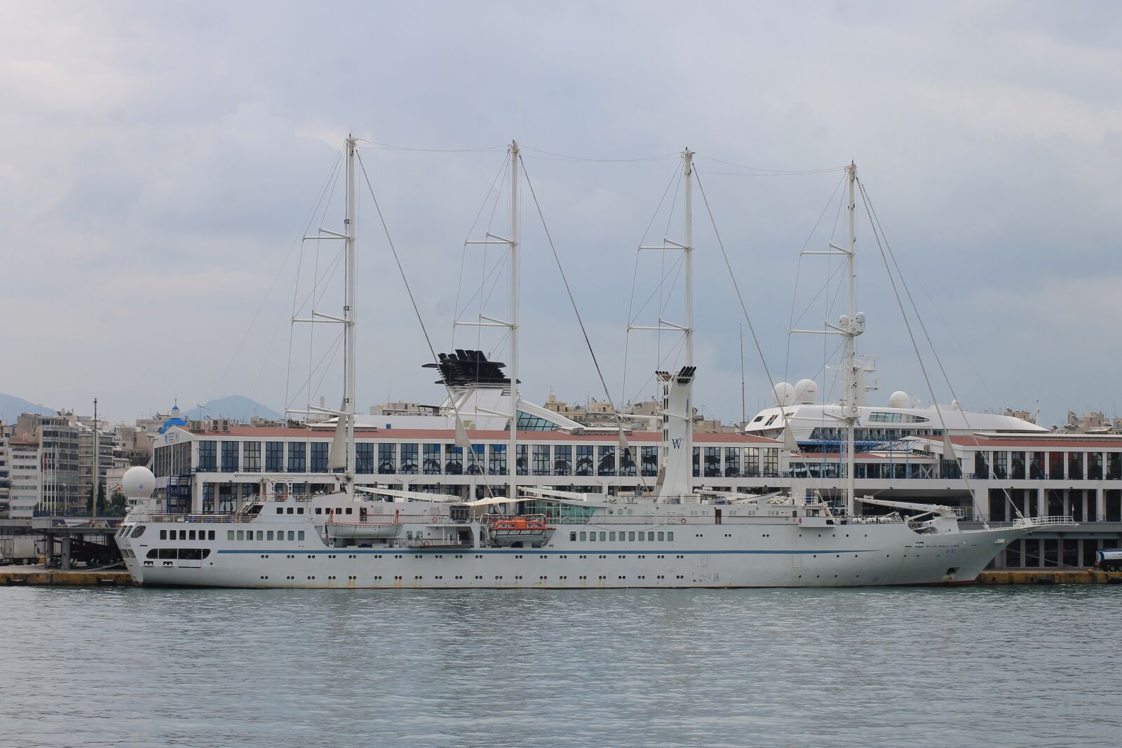 Canon EOS 1100D (EOS Rebel T3 / EOS Kiss X50) sample photo. Yacht, liner, greece photography