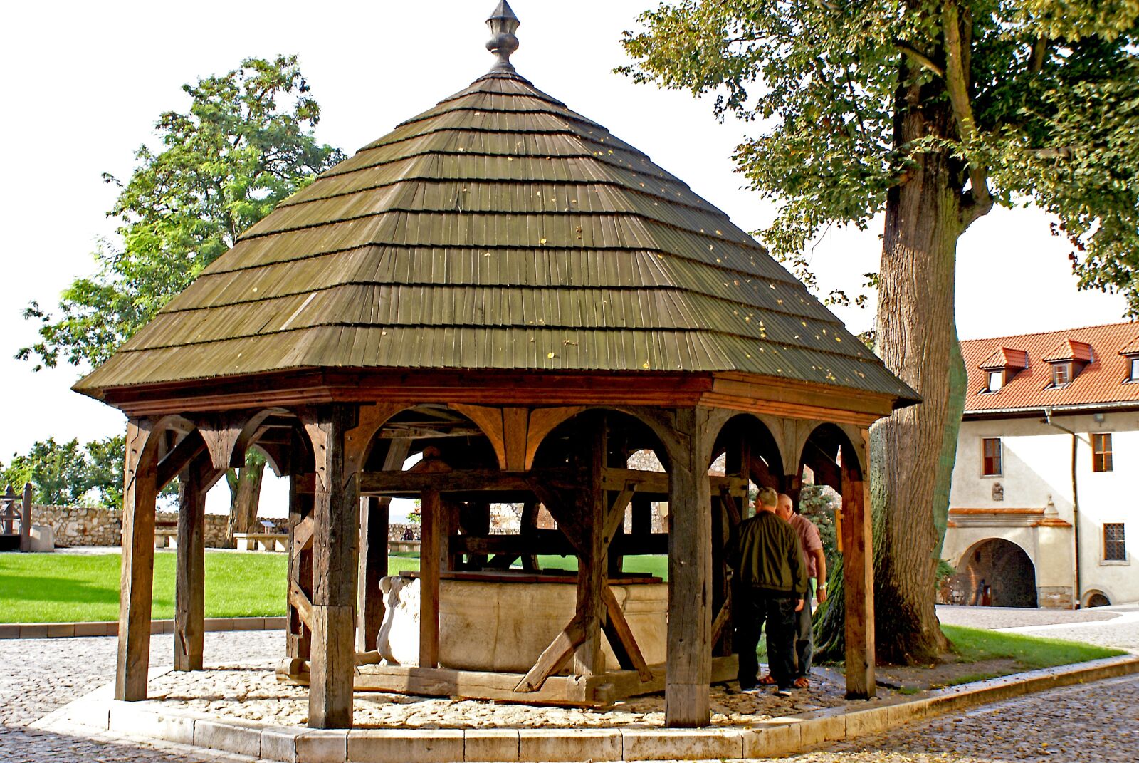 Sony Alpha DSLR-A100 sample photo. Tyniec, abbey, architecture photography