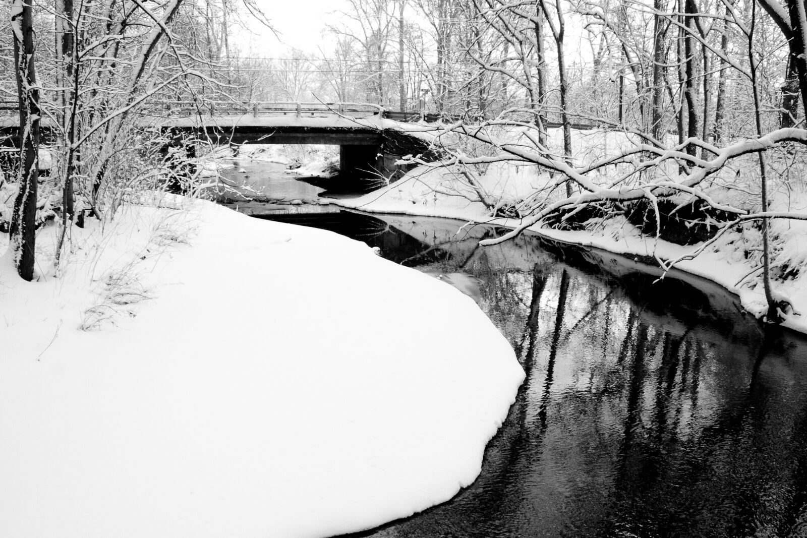 Canon EOS 350D (EOS Digital Rebel XT / EOS Kiss Digital N) sample photo. Bridge, river, winter photography