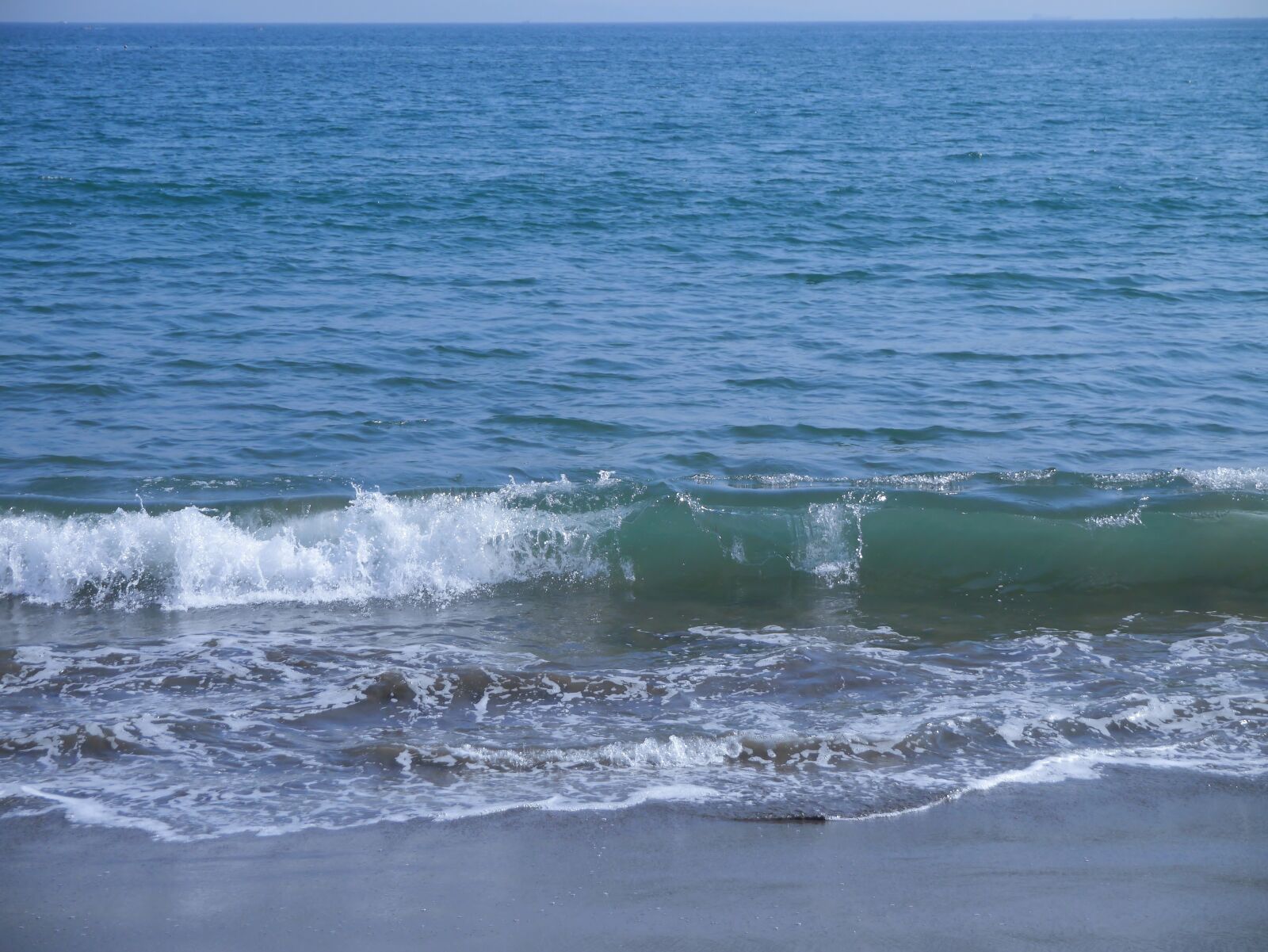 Panasonic Lumix DMC-GX1 sample photo. Sea, wave, tokyo bay photography