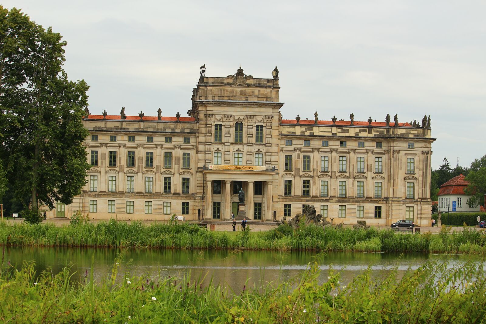 Canon EOS 100D (EOS Rebel SL1 / EOS Kiss X7) sample photo. Ludwigslust-parchim, castle, barockschloss photography