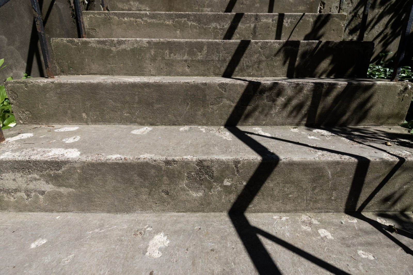 Sony a7R IV + Sony E 11mm F1.8 sample photo. Shadow stairs photography