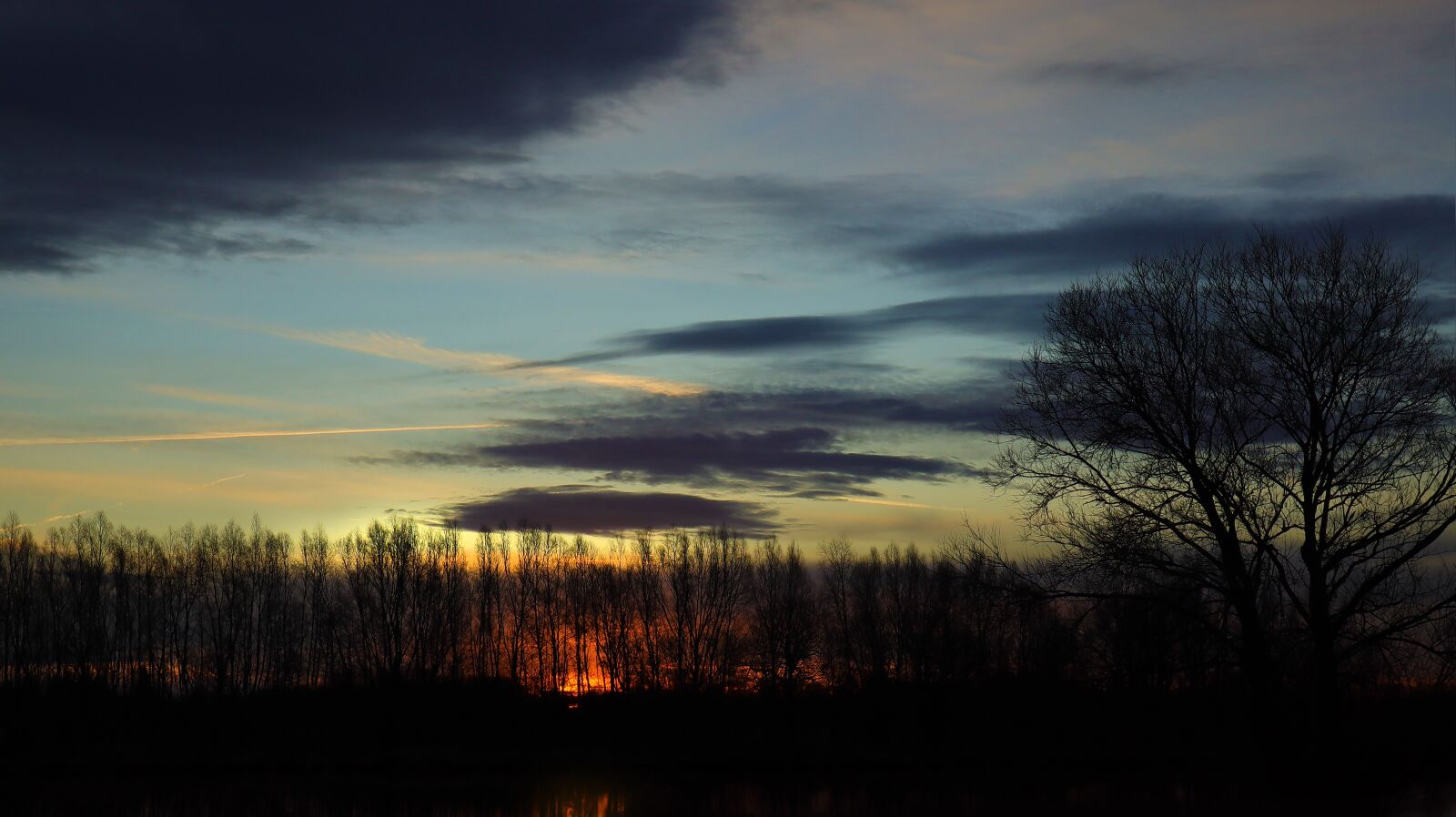 Canon EF-M 15-45mm F3.5-6.3 IS STM sample photo. Sunrise, water, nature photography