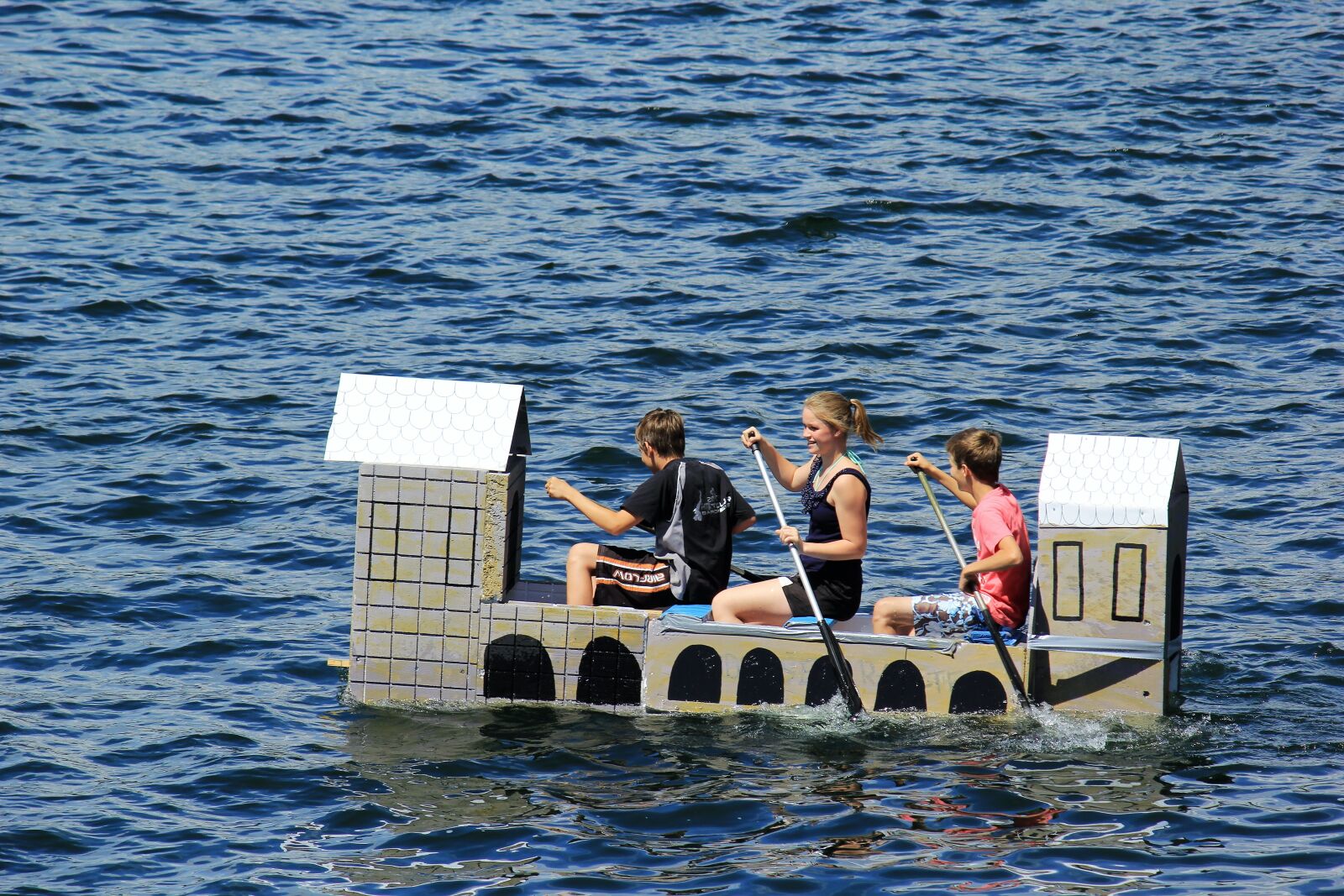 Canon EF-S 55-250mm F4-5.6 IS sample photo. Bathtub race, edersee, dam photography
