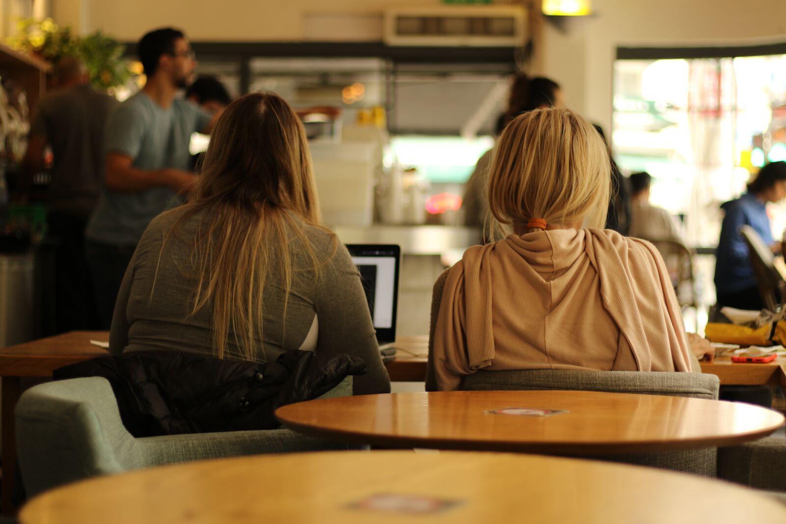 Canon EF 50mm F1.8 STM sample photo. Women, students, studying photography