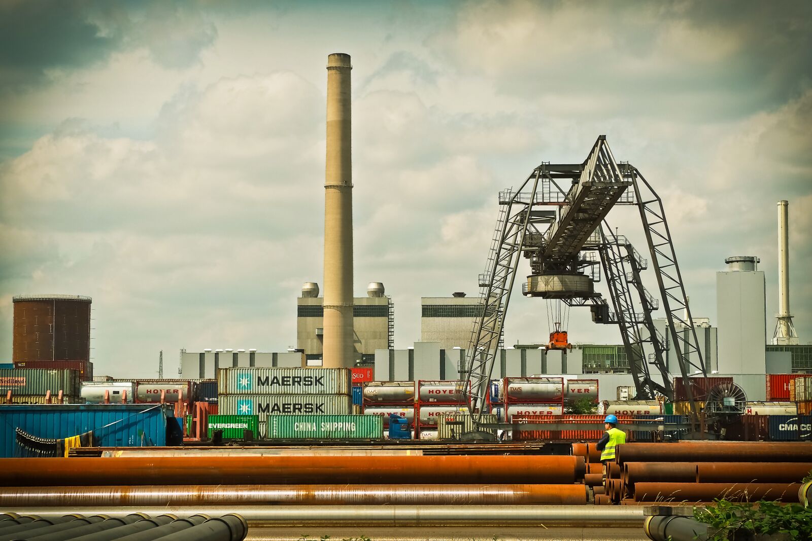 Olympus OM-D E-M10 sample photo. Port, crane, harbour crane photography