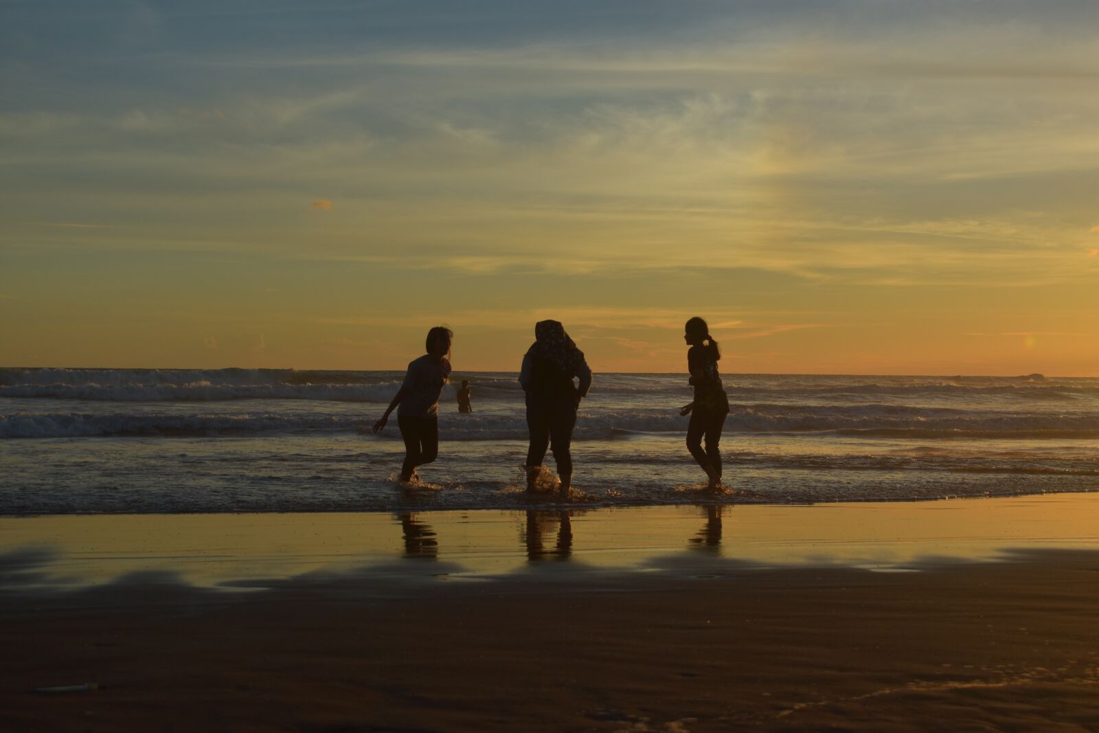 Nikon D3400 sample photo. Silhouette, sunset, friendship photography
