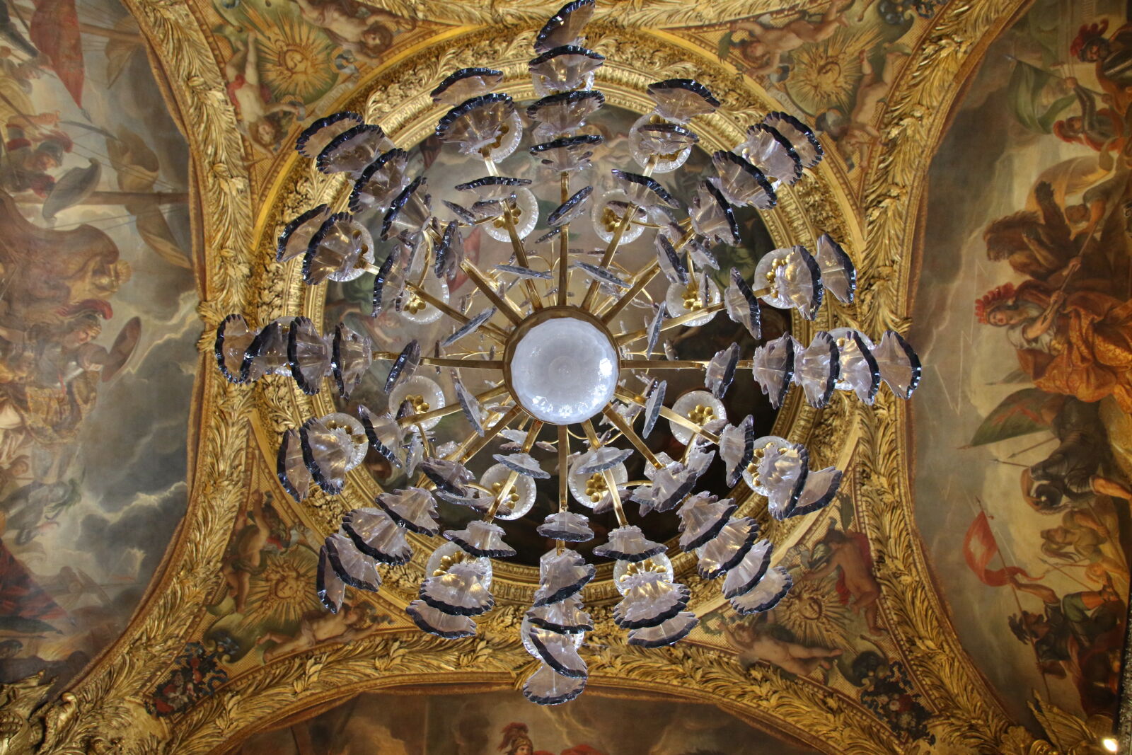 Canon EOS 7D Mark II sample photo. Ceiling, chandelier, france, french photography