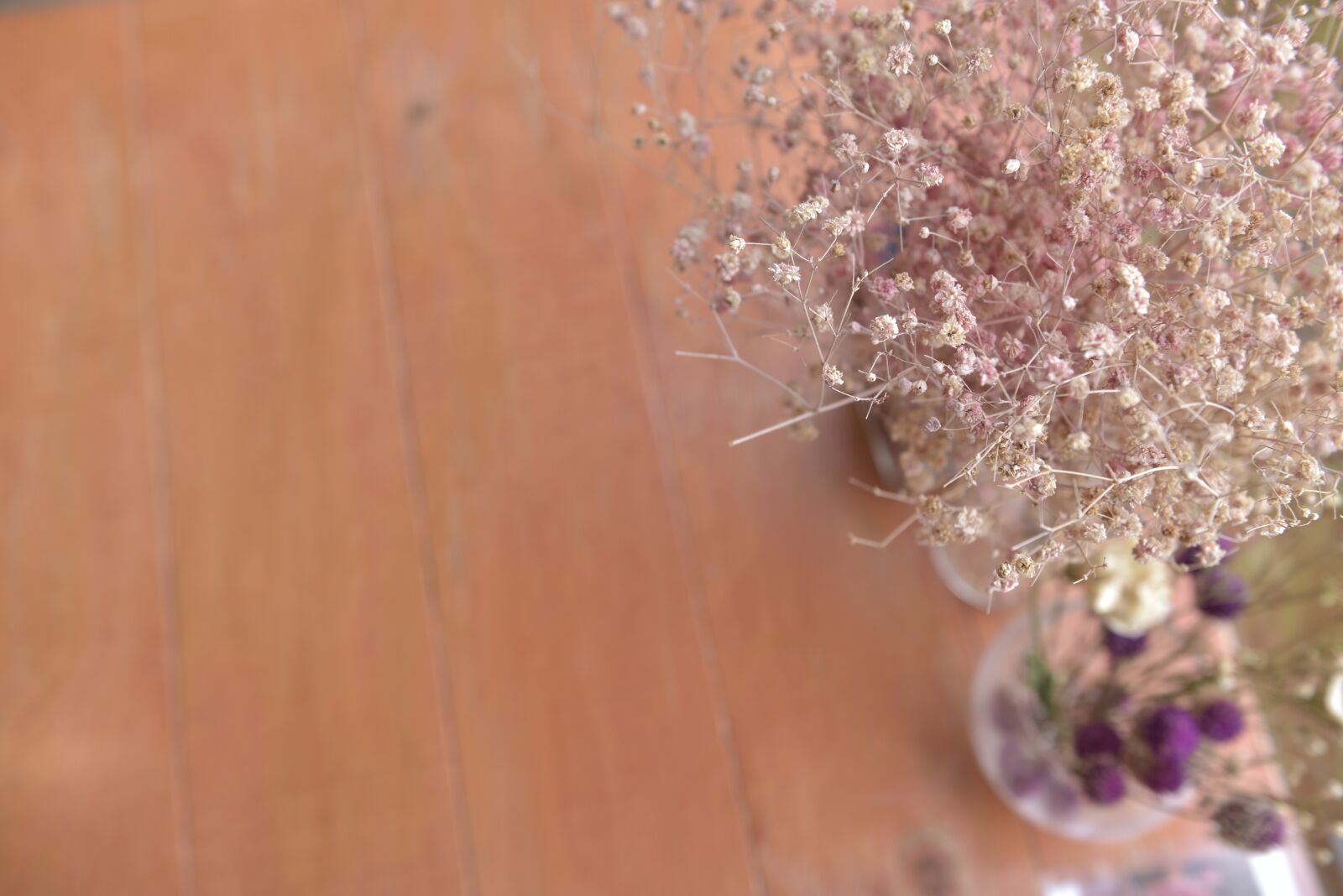 Nikon D810 sample photo. Table, flowers, dried flowers photography