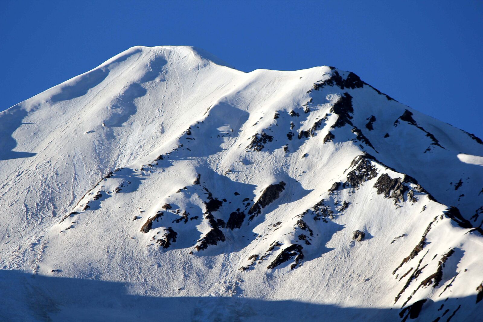 Canon EOS 550D (EOS Rebel T2i / EOS Kiss X4) sample photo. Mountain, hills, ice photography