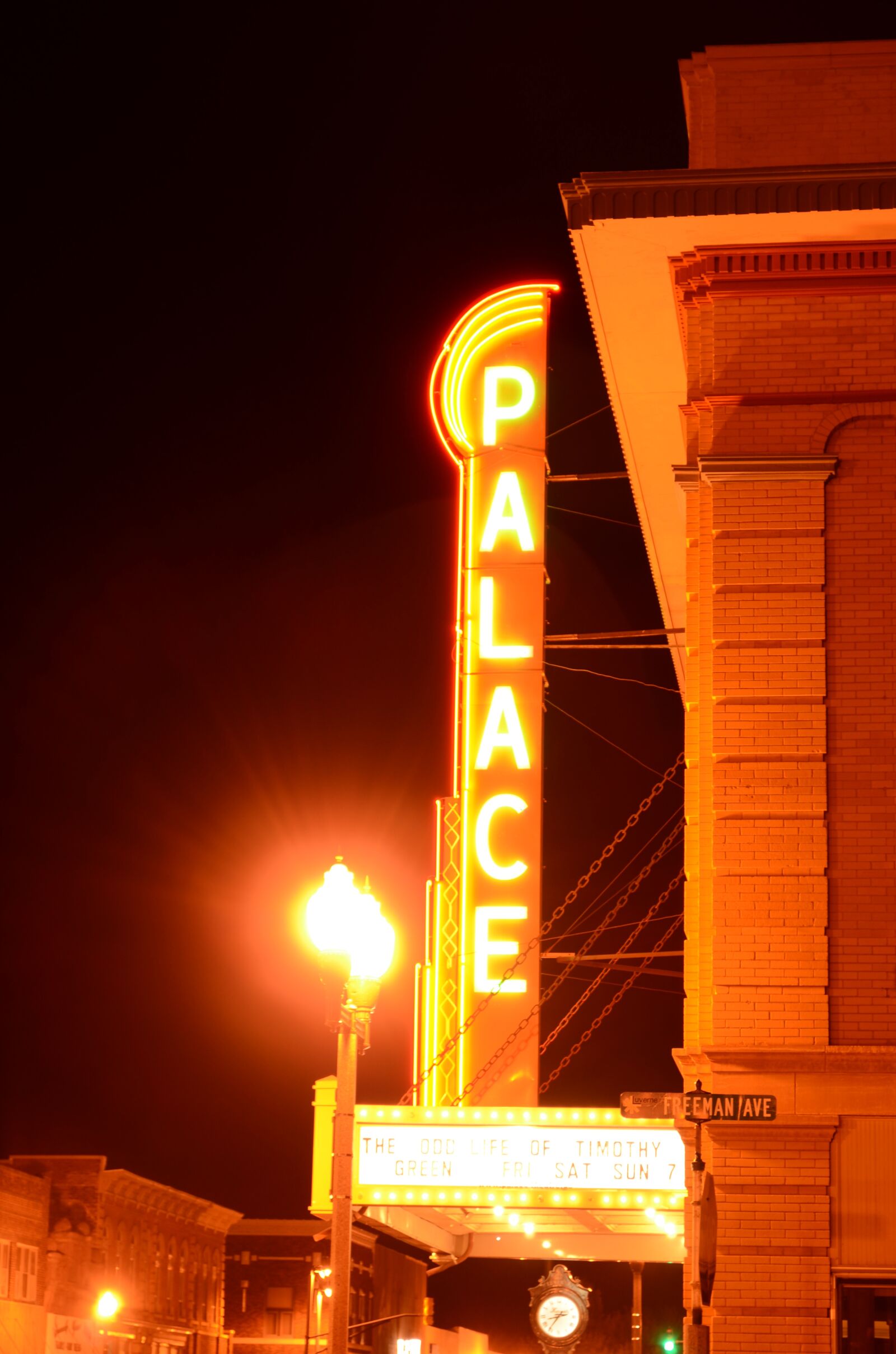 Nikon D5100 sample photo. Theatre, neon, lights photography