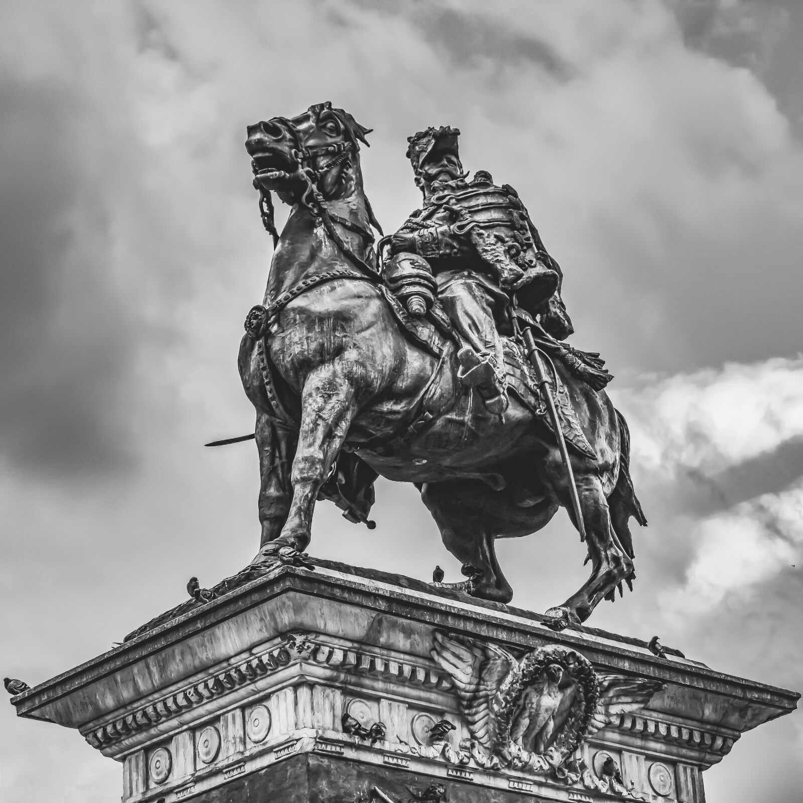 Nikon D3300 sample photo. Victor emmanuel ii, king photography