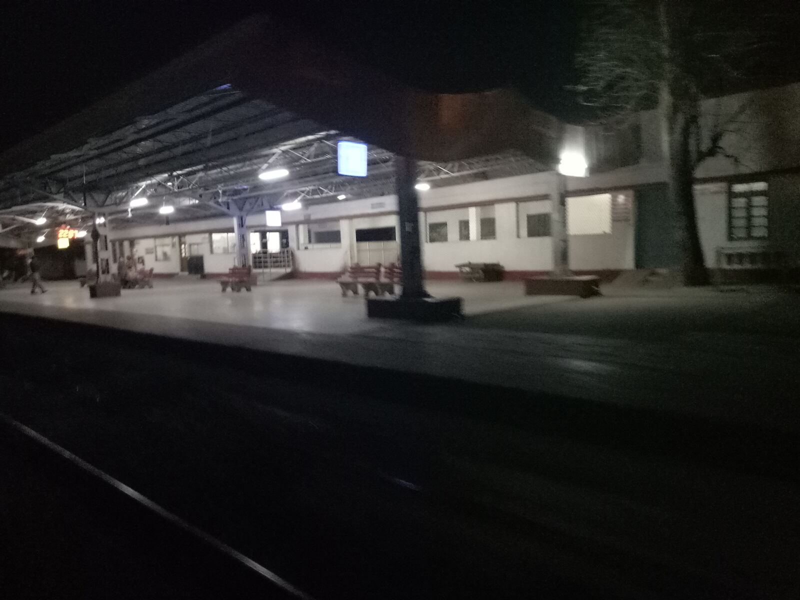 OPPO A1601 sample photo. Station photography