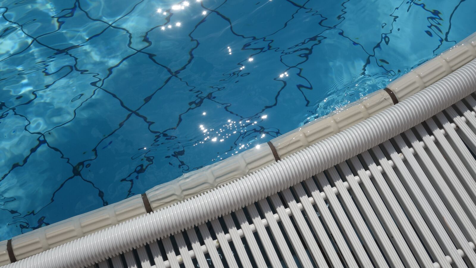 Sony Cyber-shot DSC-RX100 II sample photo. Swimming pool, beck edge photography